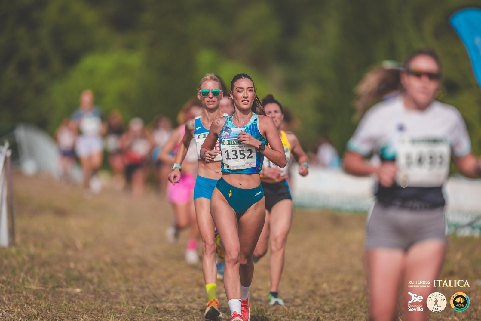 Búscate en las fotos del Cross de Itálica 2025 | 1