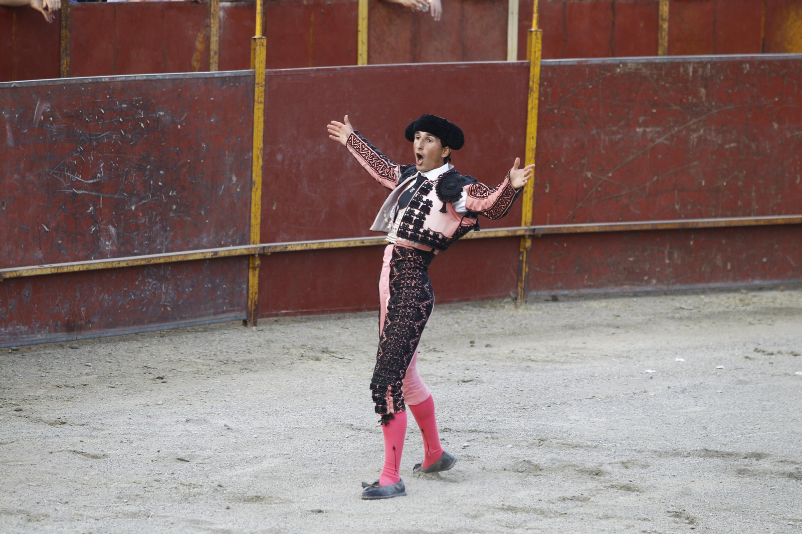 Imágenes de la corrida de toros en las Fiestas de Abrucena.