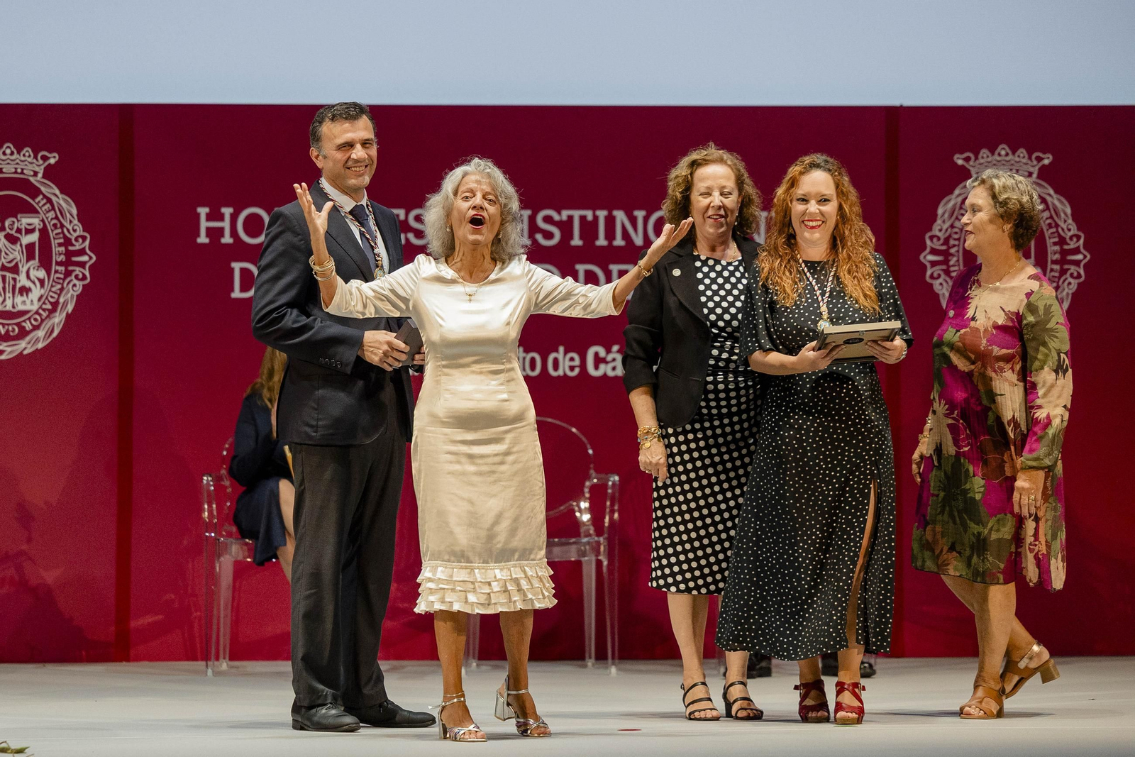 Las imágenes del acto de entrega de los títulos de hijos predilectos y adoptivos y de las medallas de oro de la ciudad.