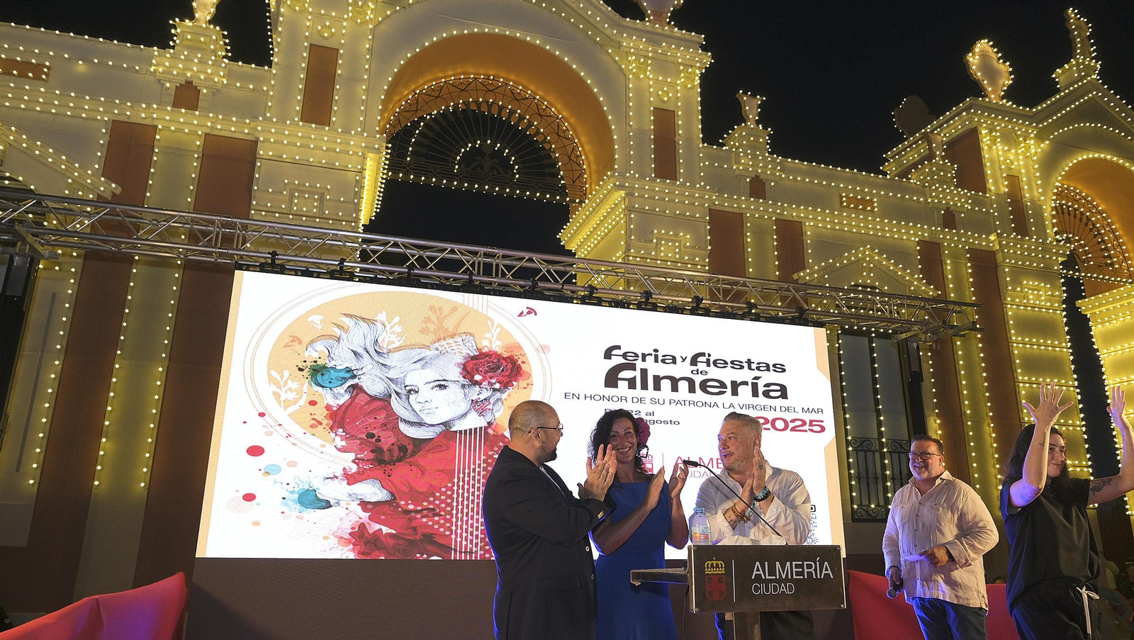 El pregón de la Feria de Almería 2025 y el encendido de la portada, en imágenes