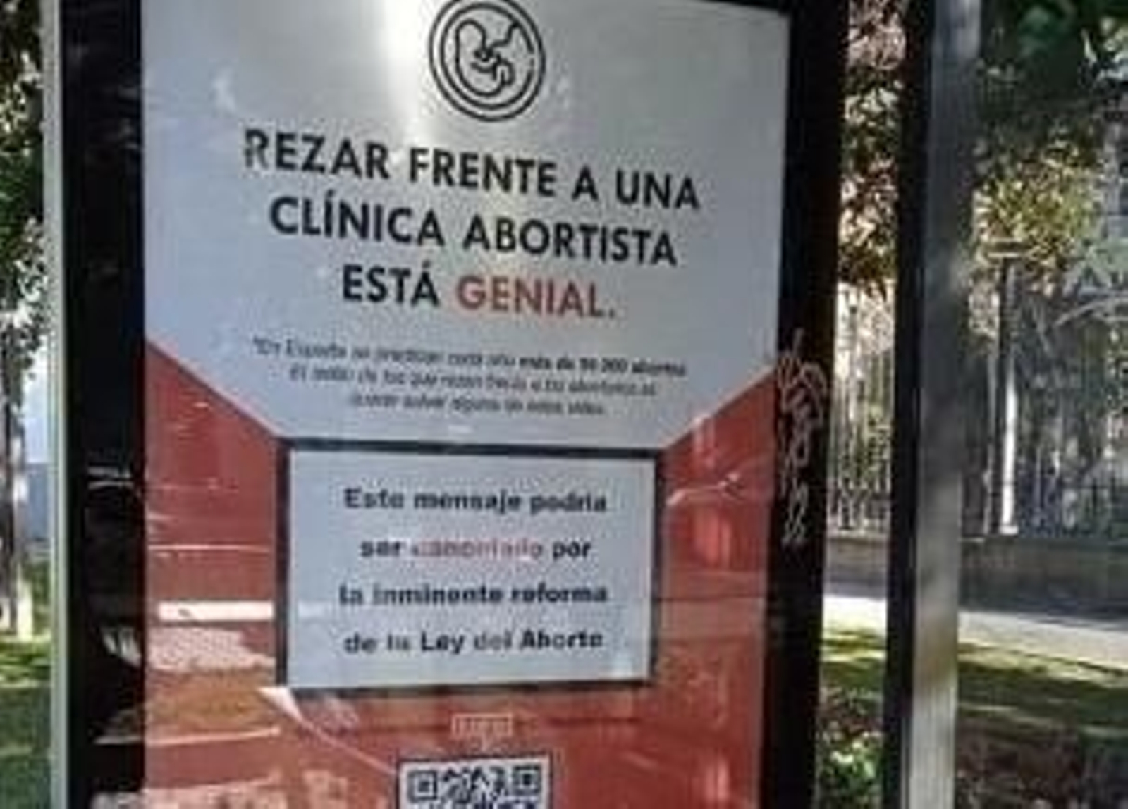 Marquesina de Aucorsa con la campaña publicitaria contra el aborto.