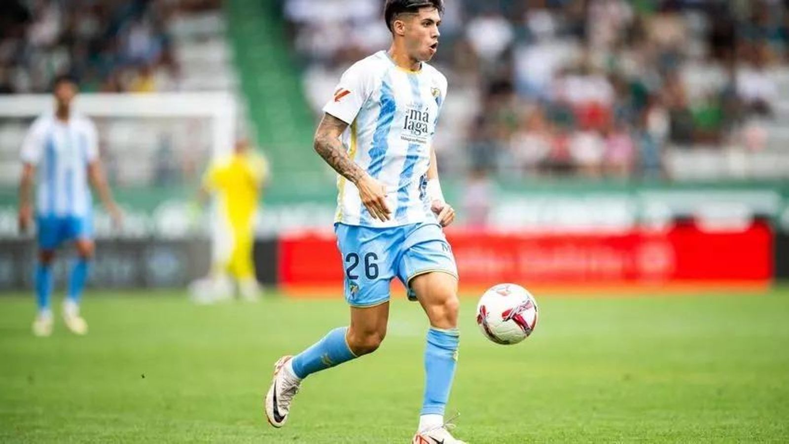 Cordero conduce el balón en A Malata.