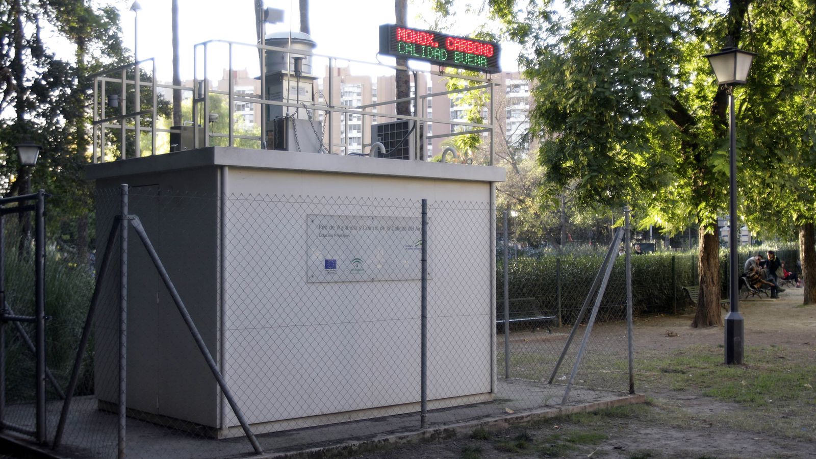 La estación de vigilancia ambiental de Príncipes, en el parque de Los Remedios.