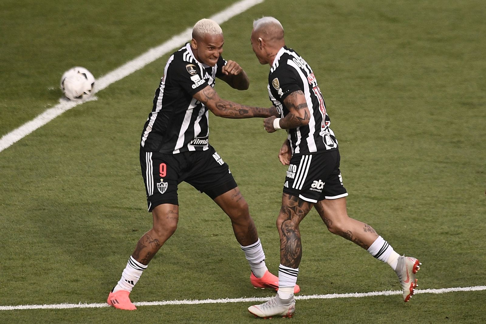 Las fotos de una final de la Libertadores histórica; Botafogo, campeón con 10, ante Atlético Mineiro