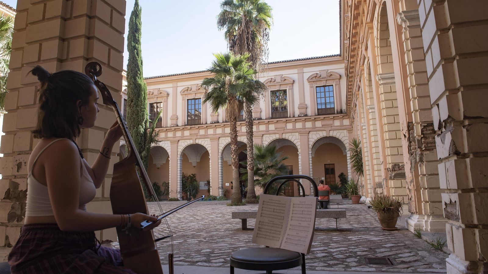 El antiguo convento del Carmen en la calle Baños.