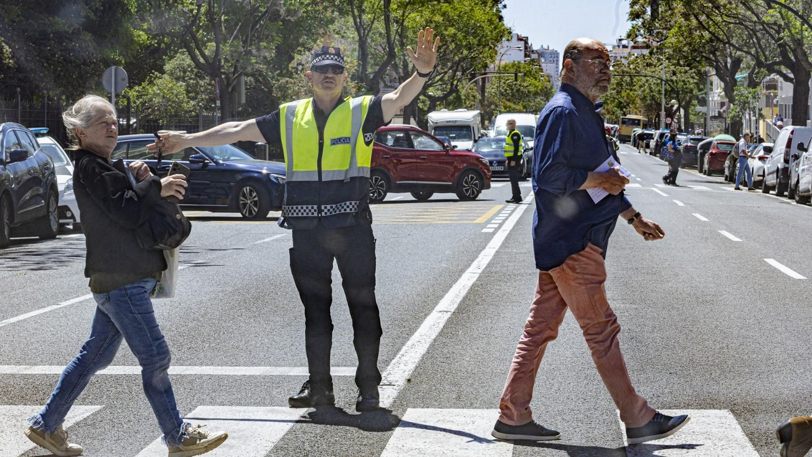 Las imágenes del apagón general en Cádiz: caos en el tráfico