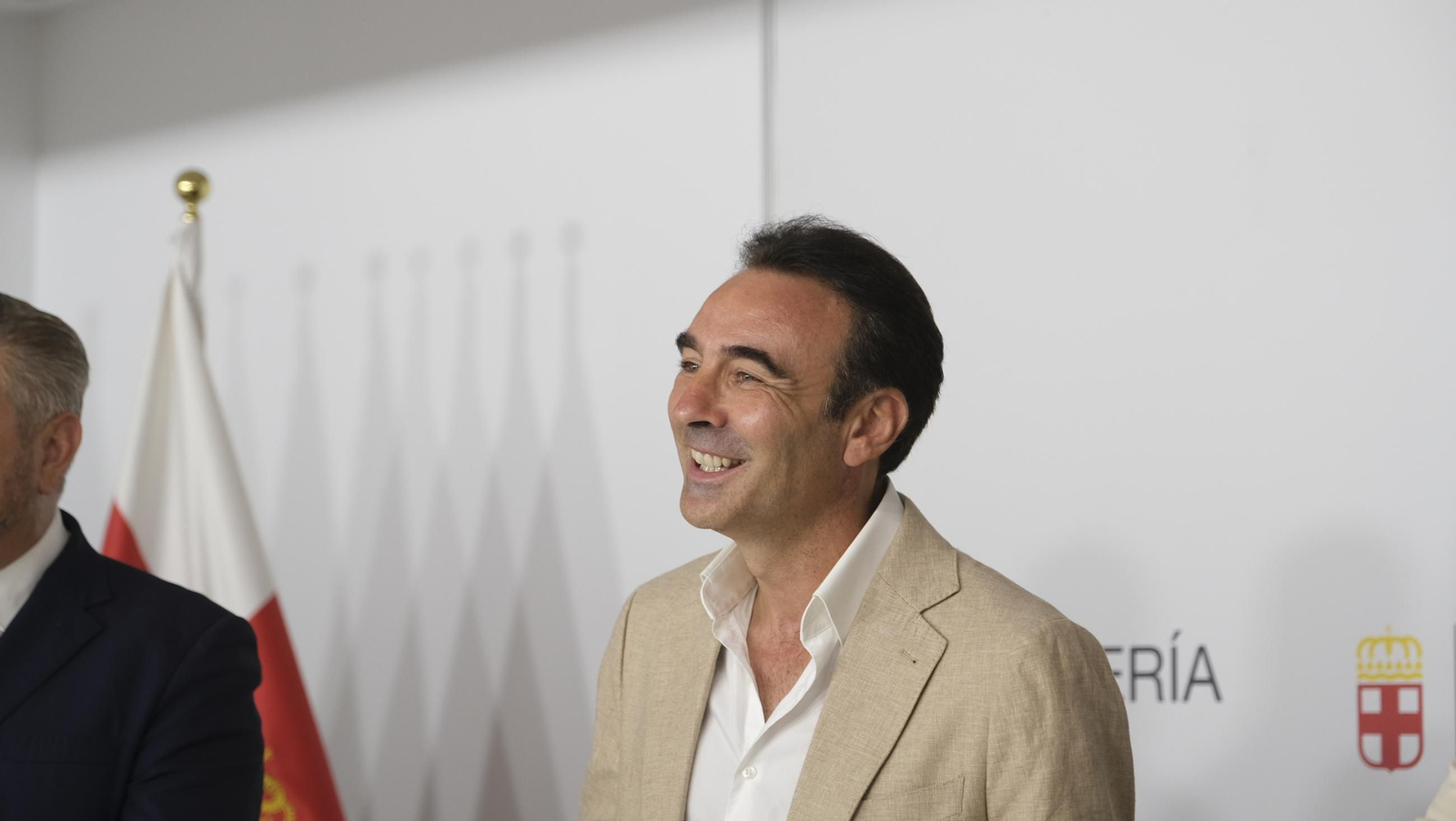 Presentación de la Feria taurina de Almería con Enrique Ponce en su despedida, en imágenes