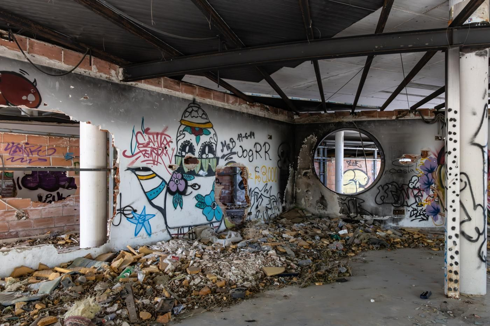 Este es el lamentable estado que presenta el parque acuático de Jaén en 2024