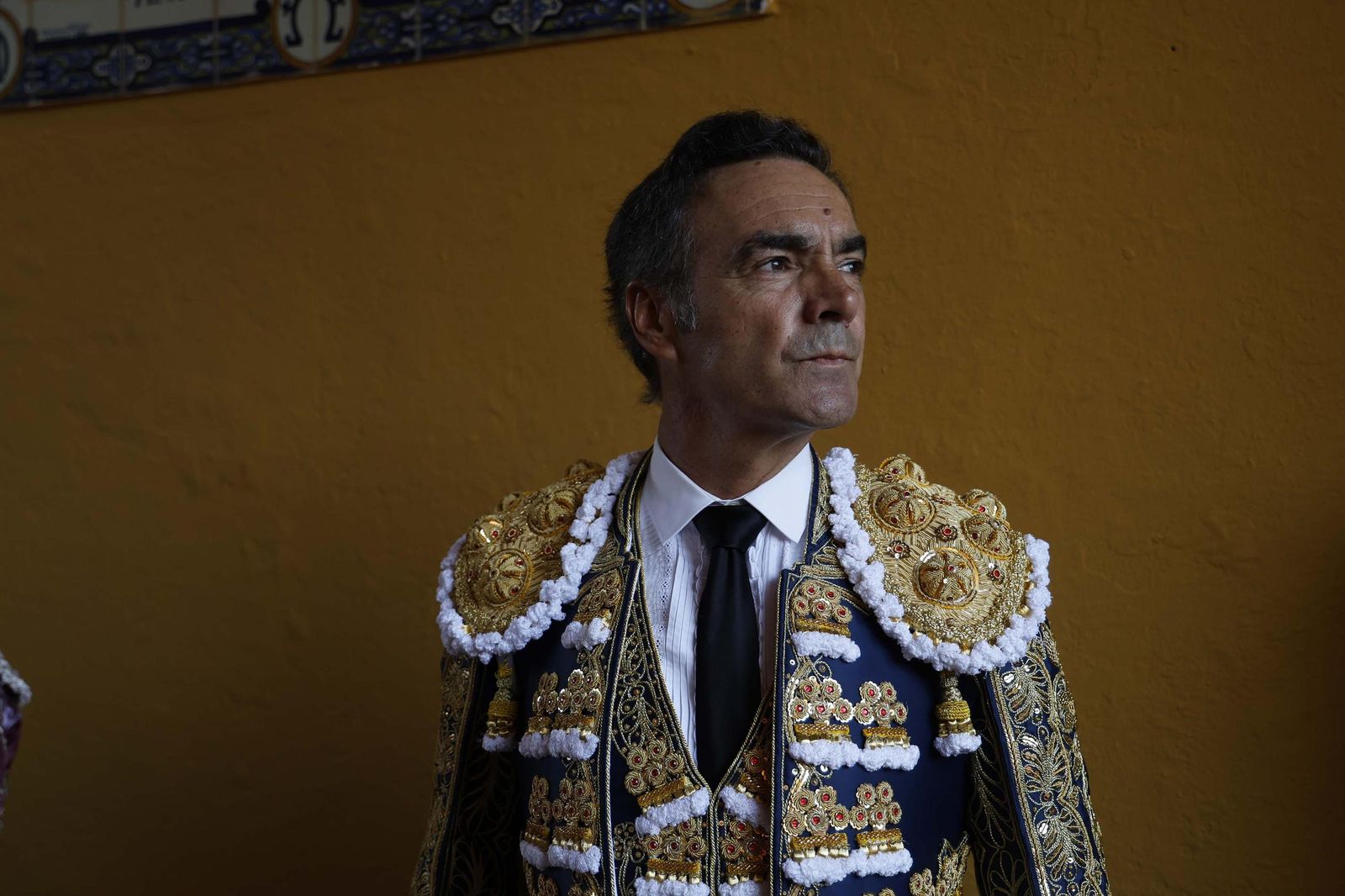 Una decepcionante corrida de Miura con Esaú Fernández a hombros cierra Algeciras