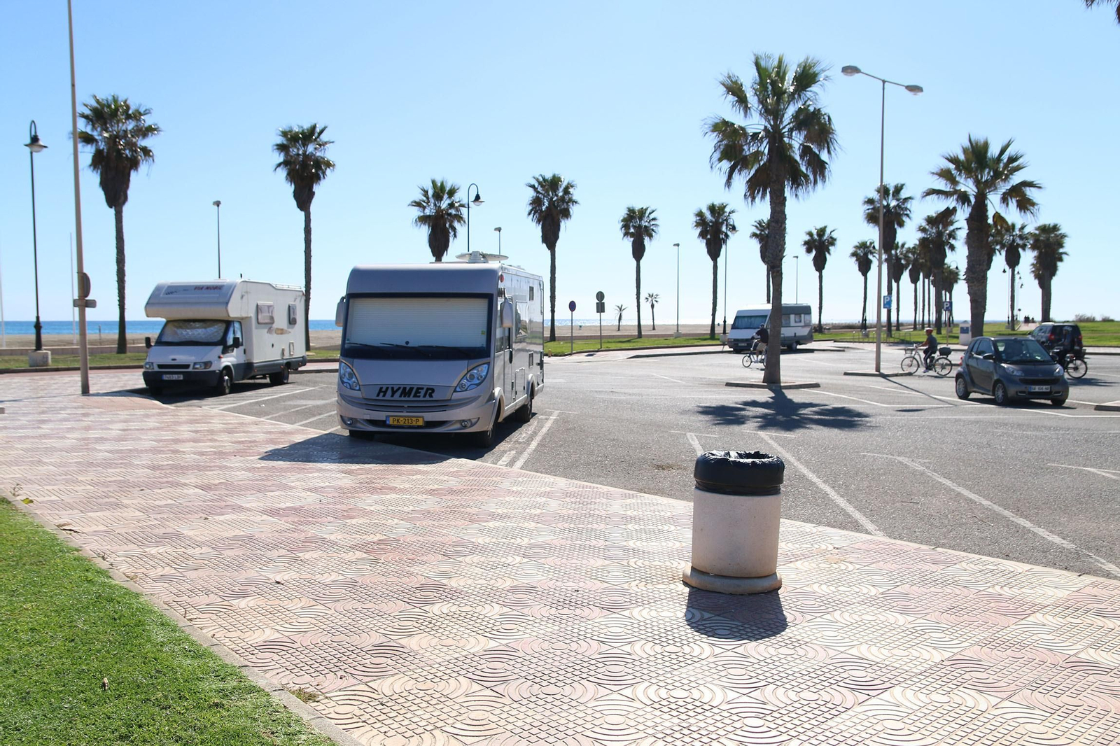 Fotogalería de las autocaravanas aparcadas en Roquetas