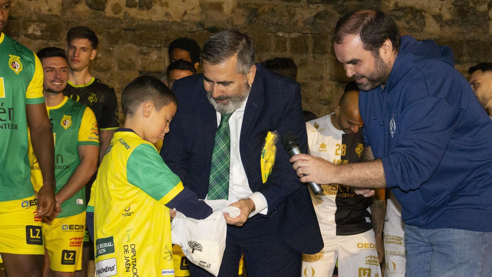Presentación del Jaén Paraíso Interior FS en el Castillo de Sabiote, en imágenes