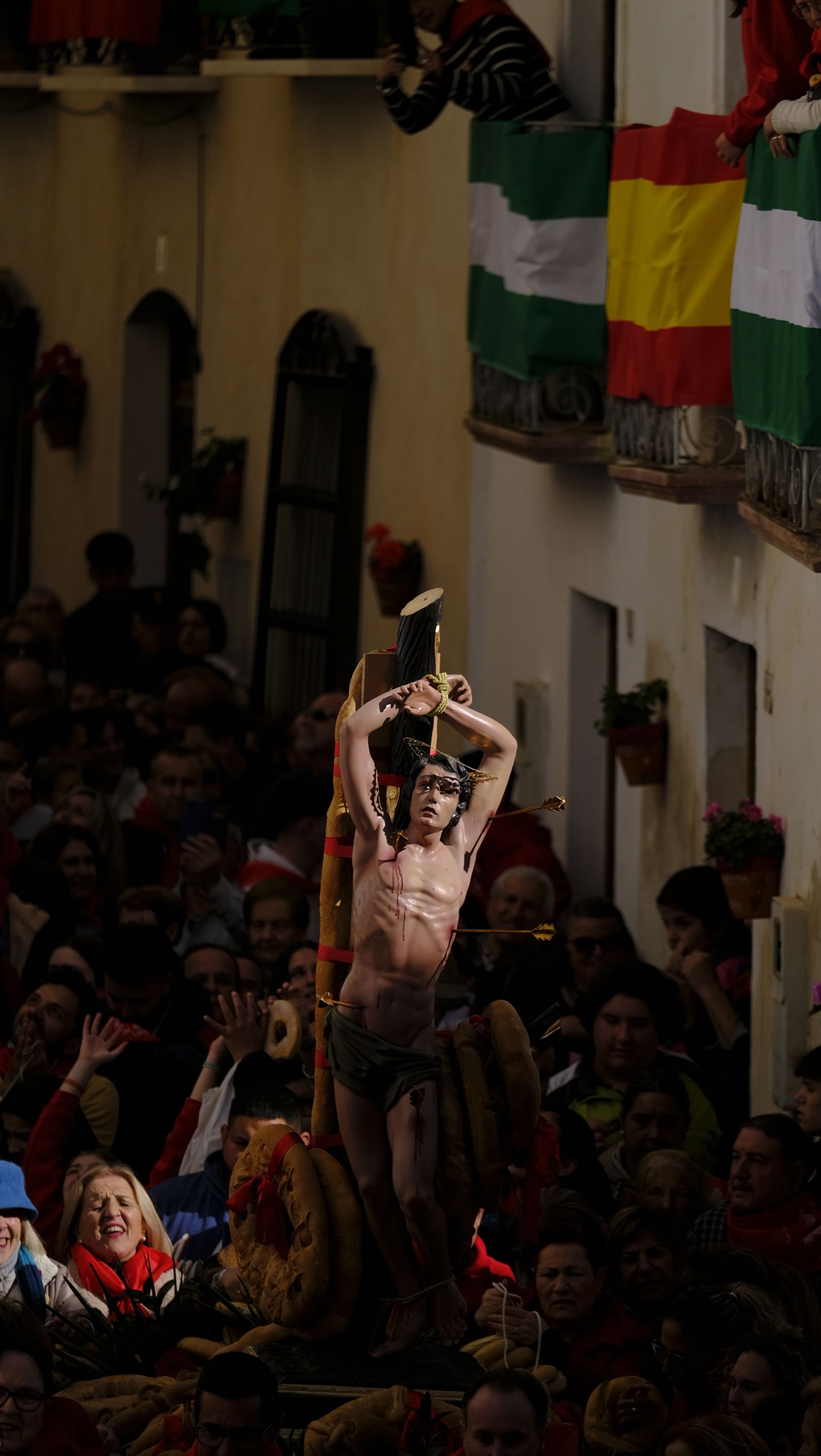Procesión de San Sebastián y tirada de roscos en Lubrín, en imágenes