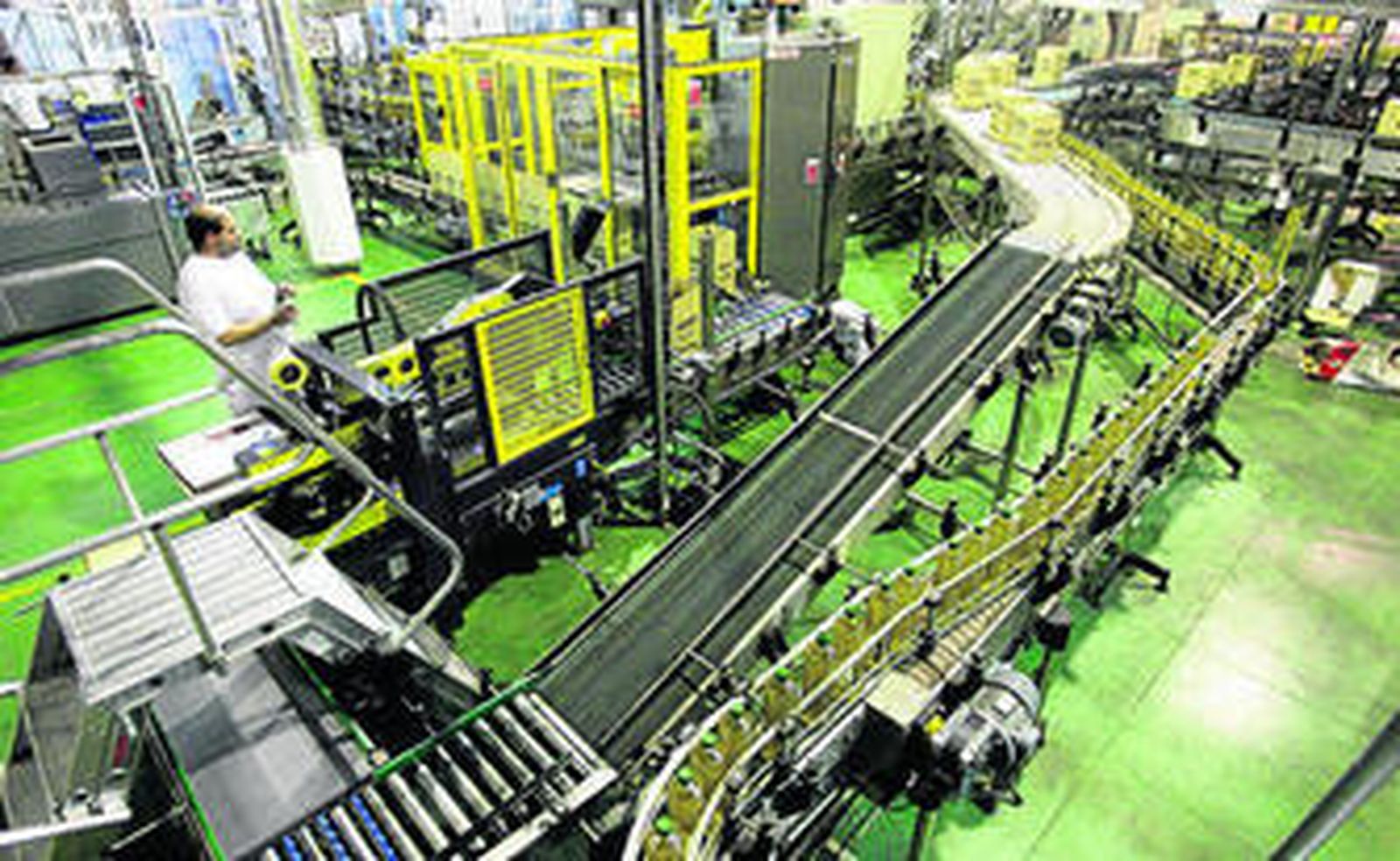 Instalaciones de Hojiblanca en la localidad malagueña de Antequera (Málaga).