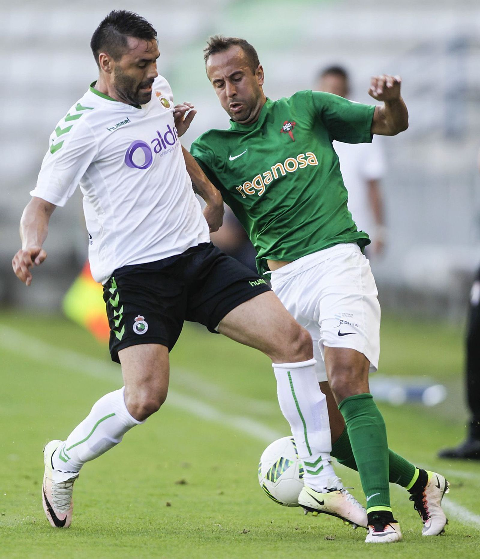 El exalbiazul Córcoles, en el Racing-Racing de Ferrol de esta campaña.