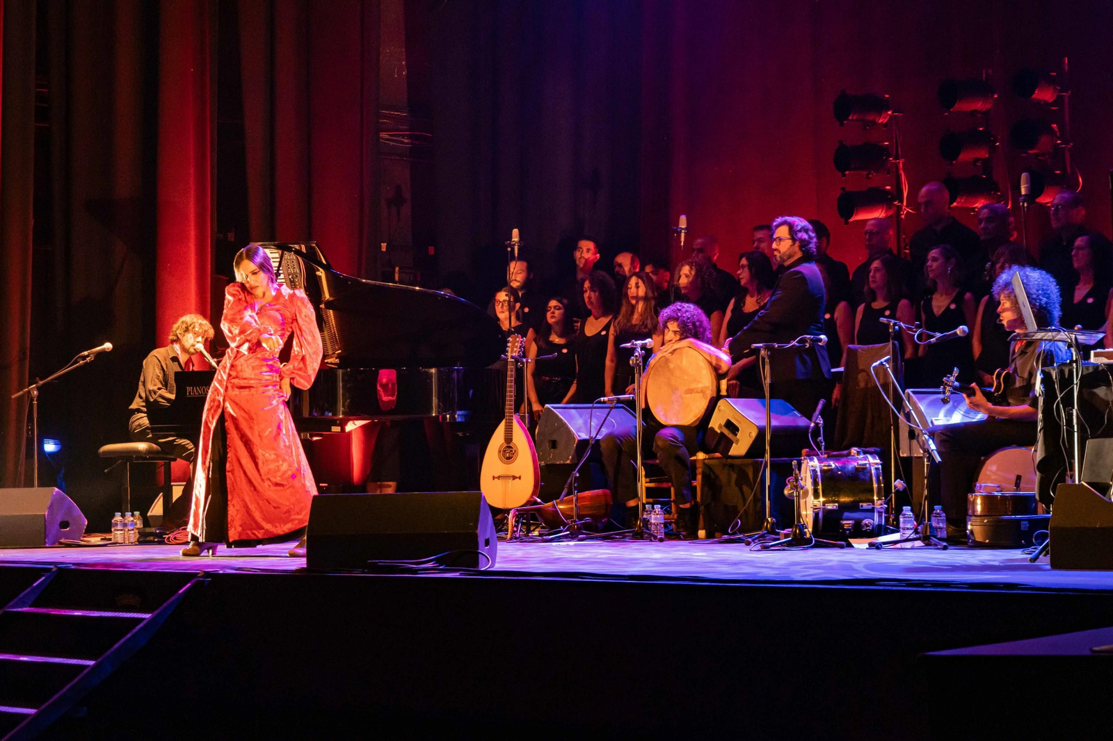 La penúltima cita del Festival Fusión se celebró en el Teatro Isabel la Católica.