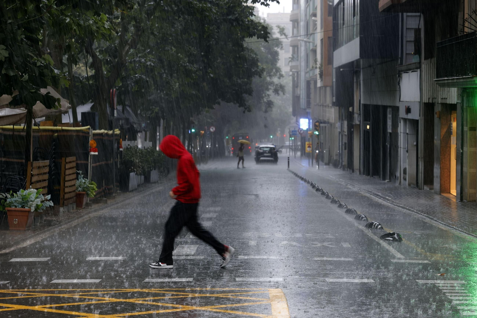 Alerta roja en Cataluña por fuertes lluvias.