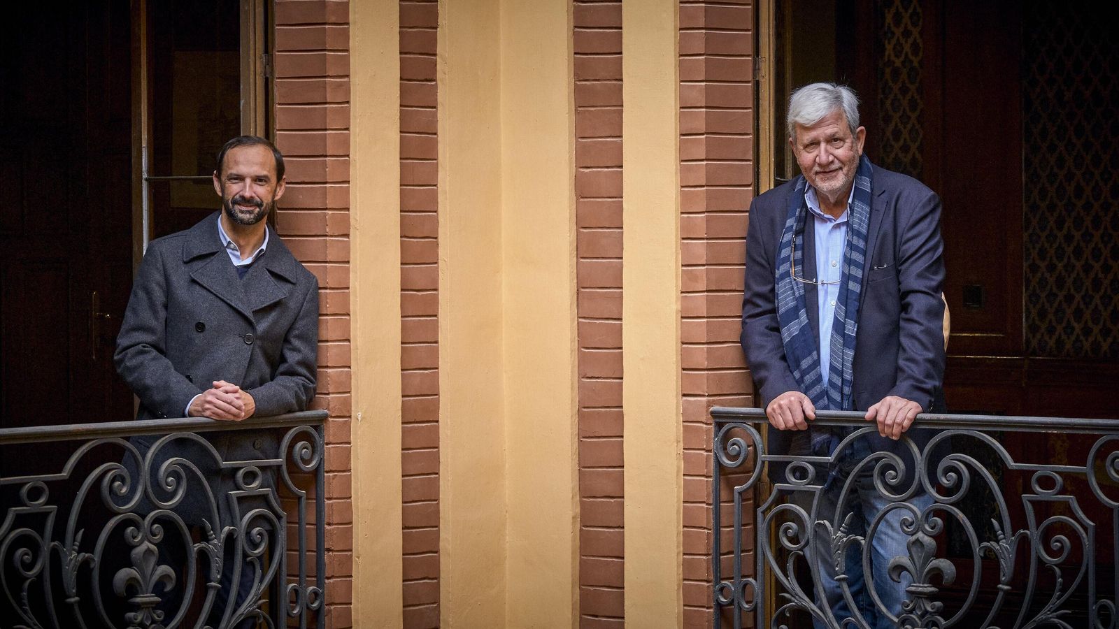 Víctor Mora junto a Mariano Palacín, presidente de la Federación Española de Periodistas y Escritores de Turismo.