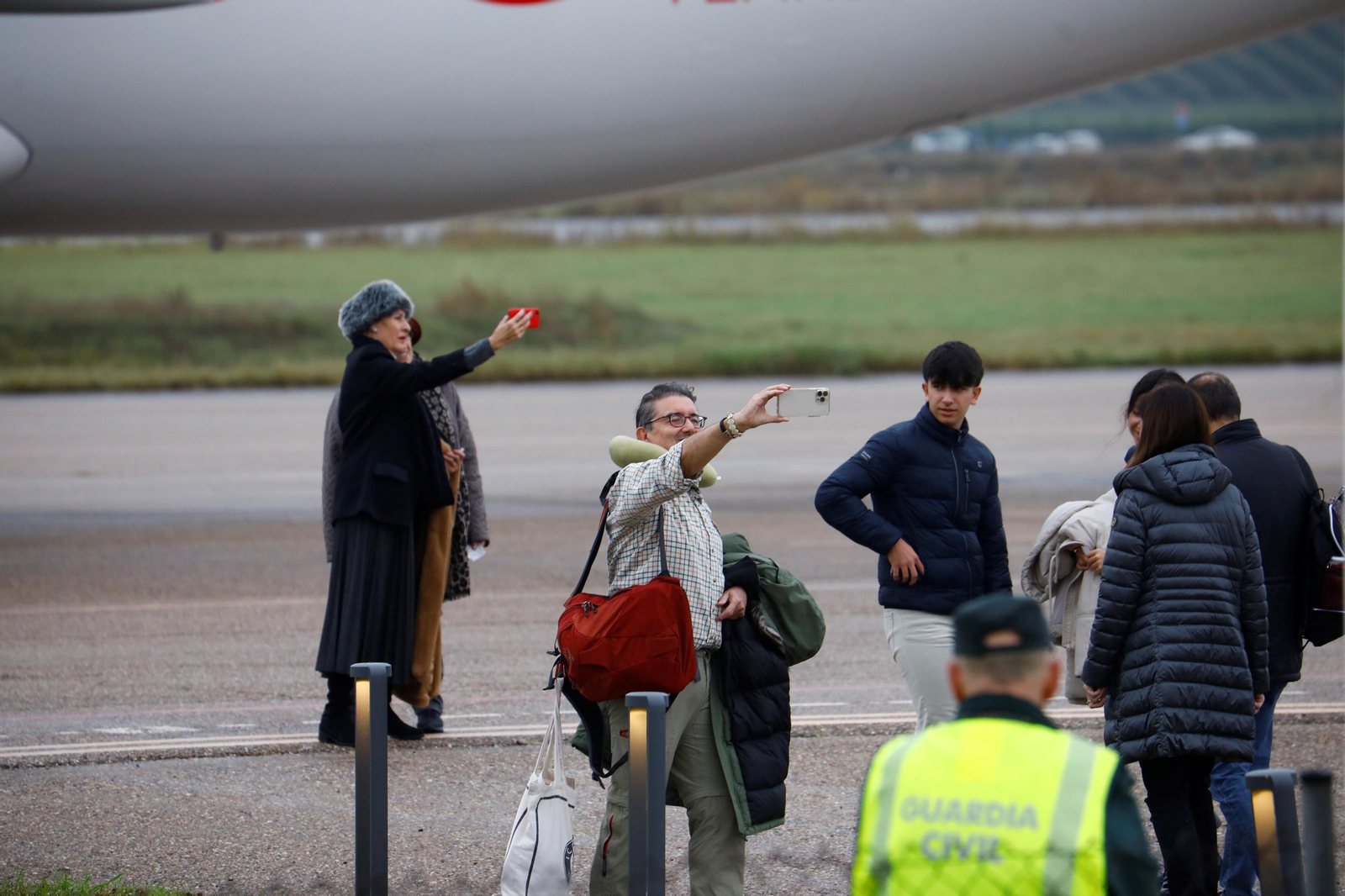 El despegue del el primer vuelo chárter a Europa en el aeropuerto de Córdoba, en imágenes