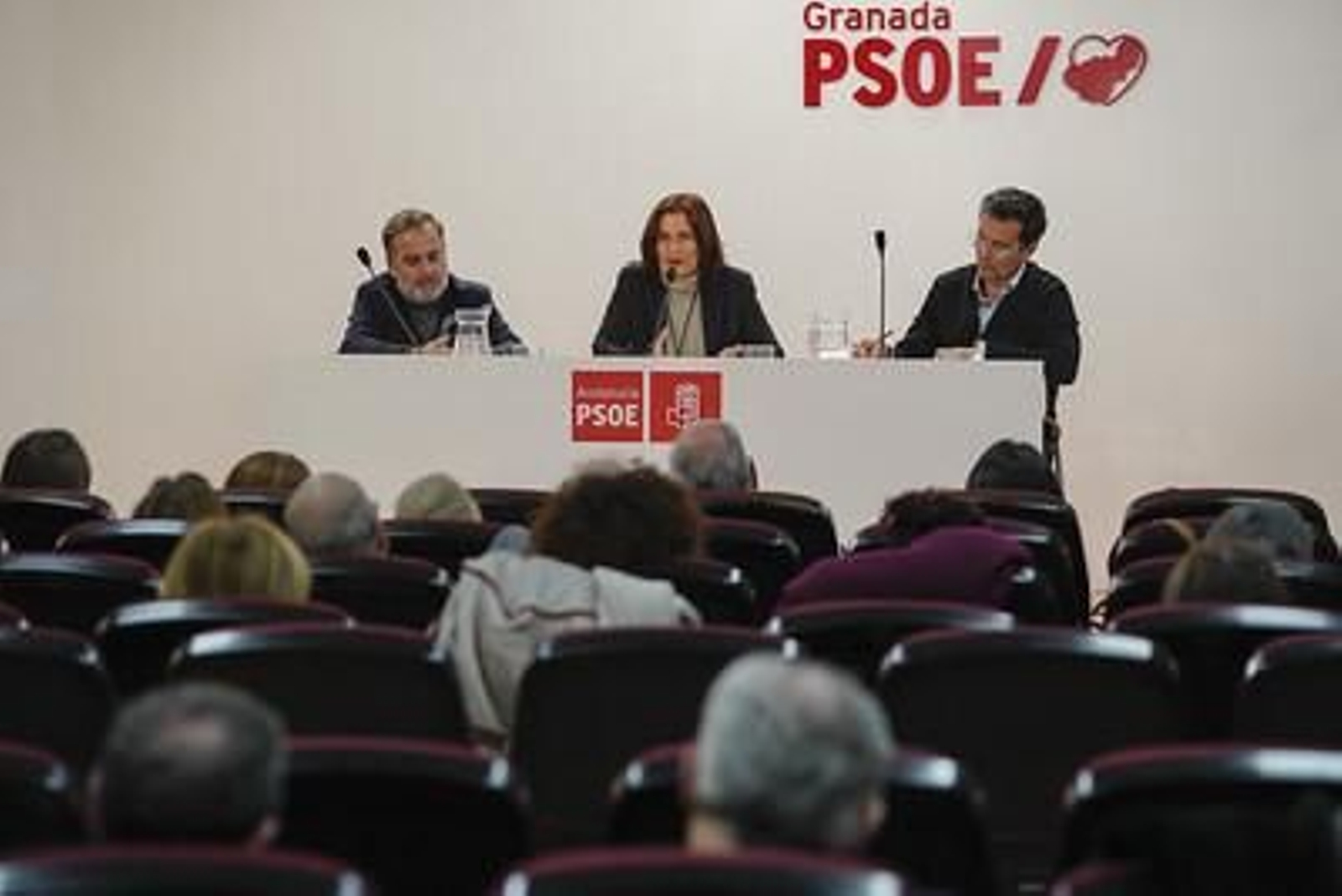 Reunión de los socialistas granadinos para hablar de Educación.