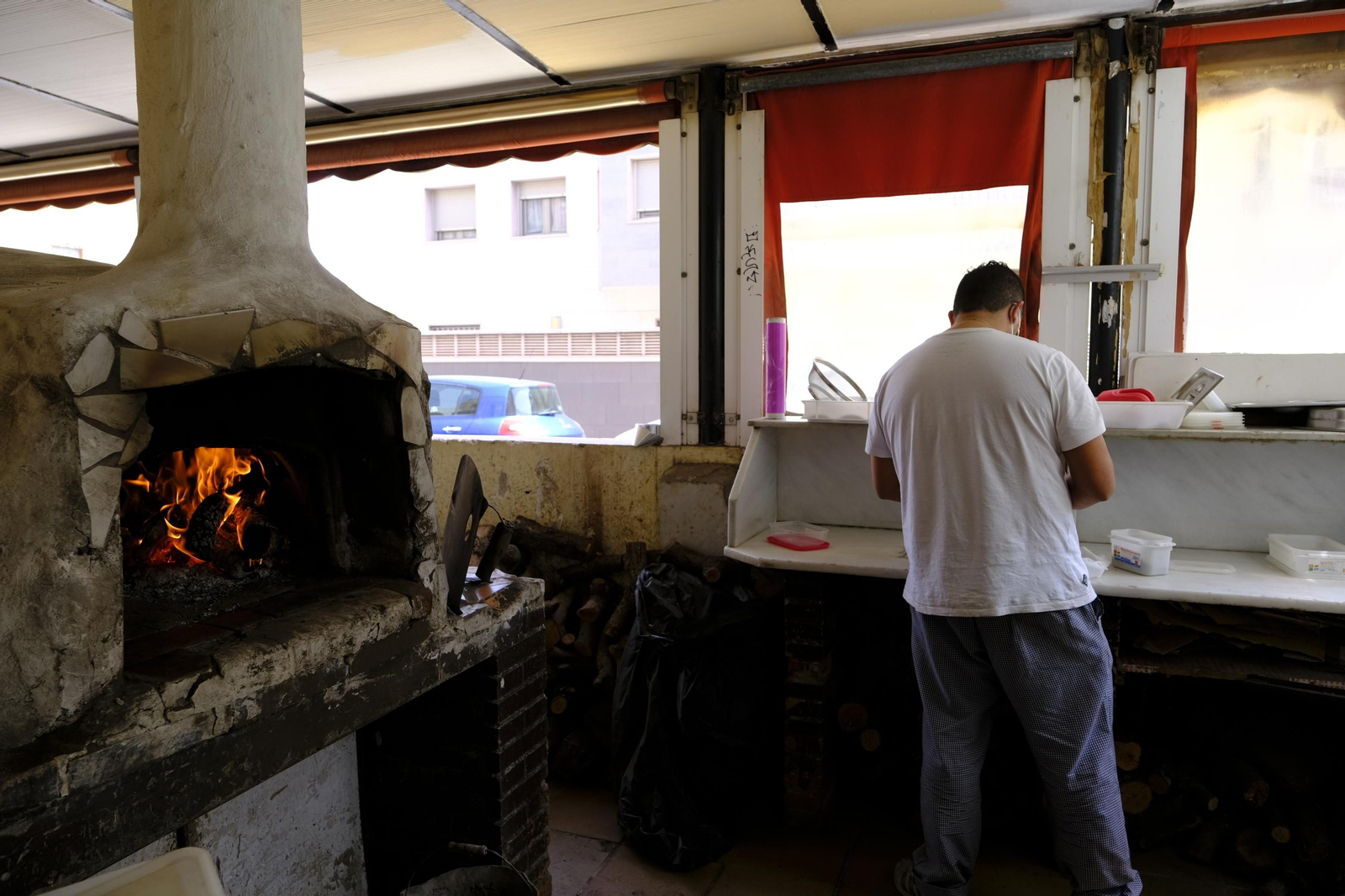 Fotogalería de la Pizzeria La Trattoria, 20 años de vida. Almería