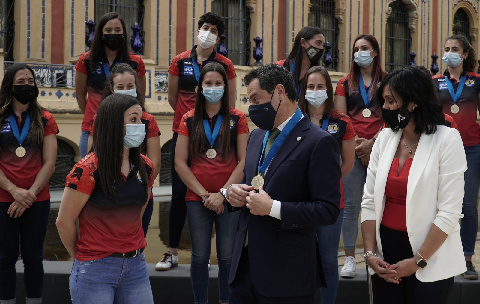 La visita del Rincón Fertilidad Málaga a Juanma Moreno, en fotos