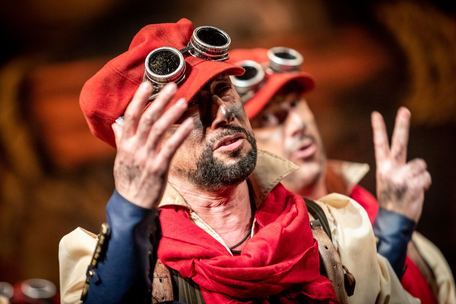 La comparsa ' La llave' durante su actuación