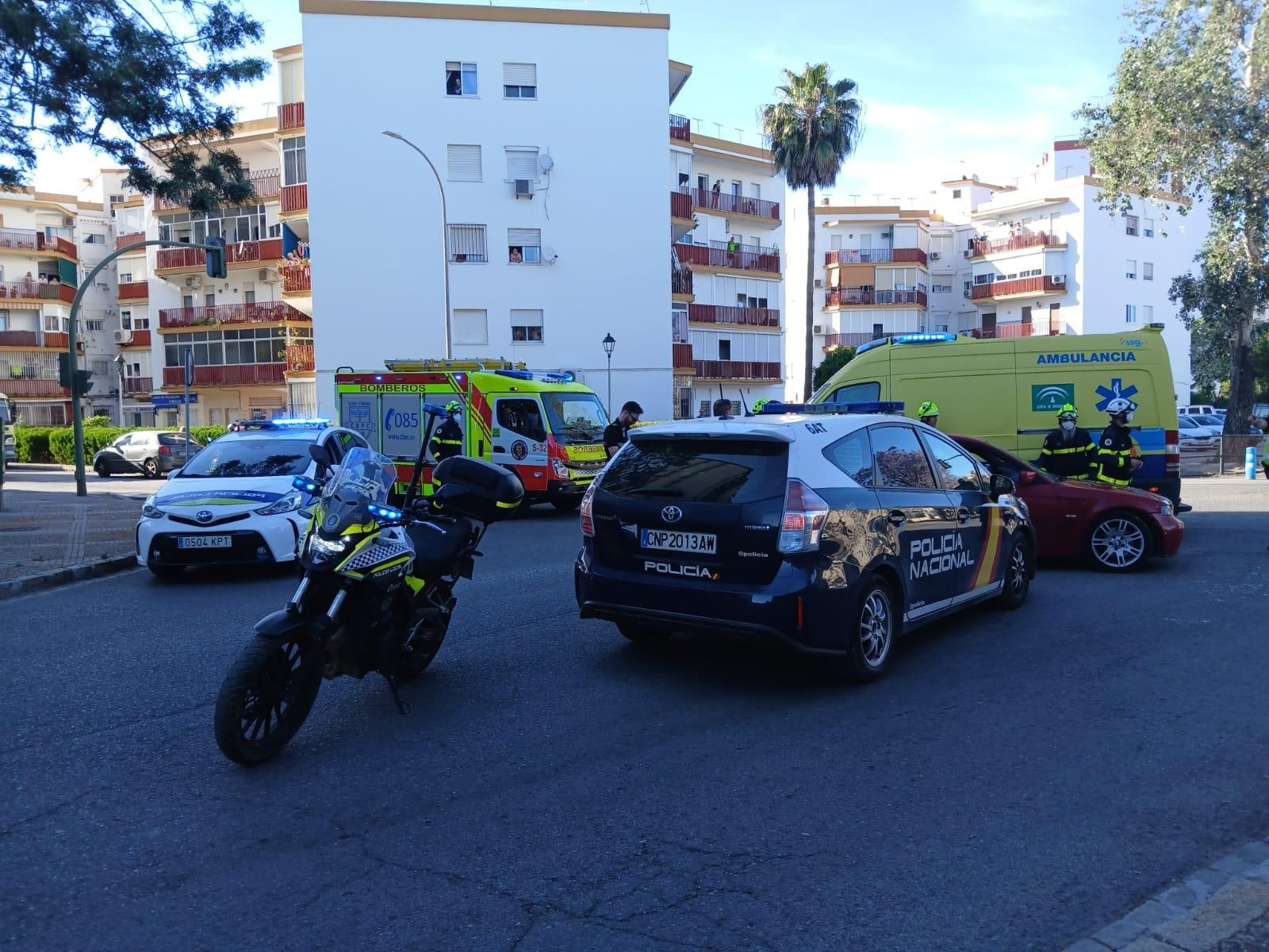 Accidente en el cruce de las avenidas Mediterráneo y Nazaret en Jerez Accidente en el cruce de las avenidas Mediterráneo y Nazaret en Jerez