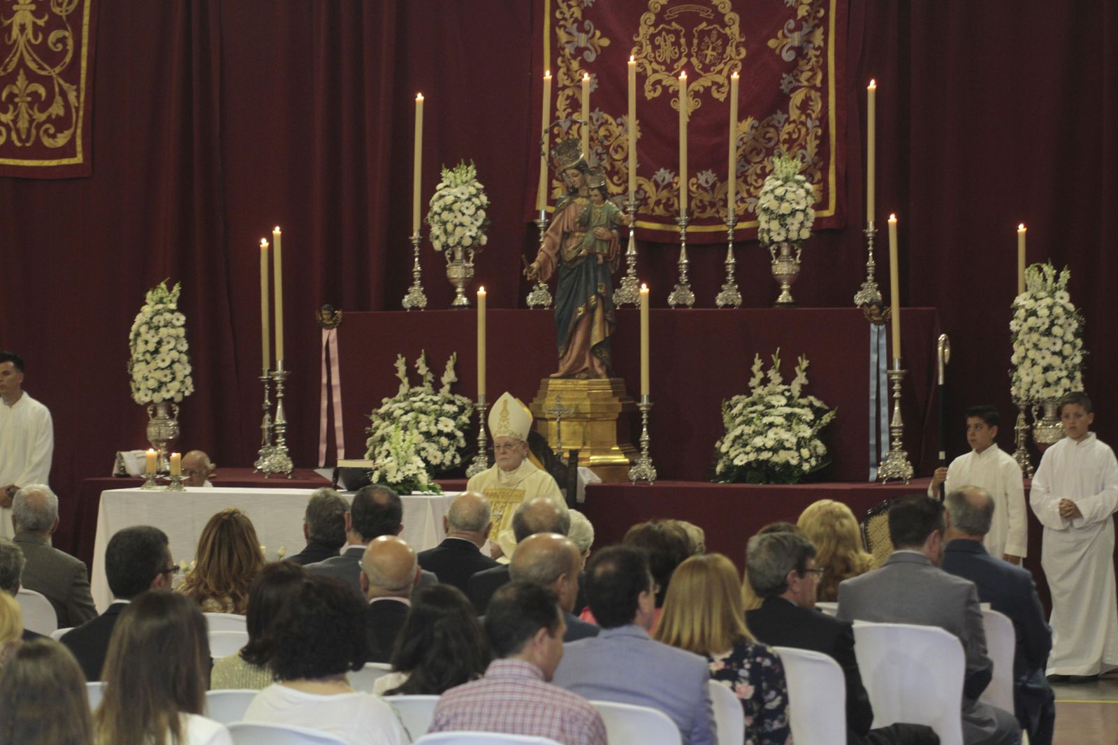 El cardenal acude al Centro Pontífice Pablo VI