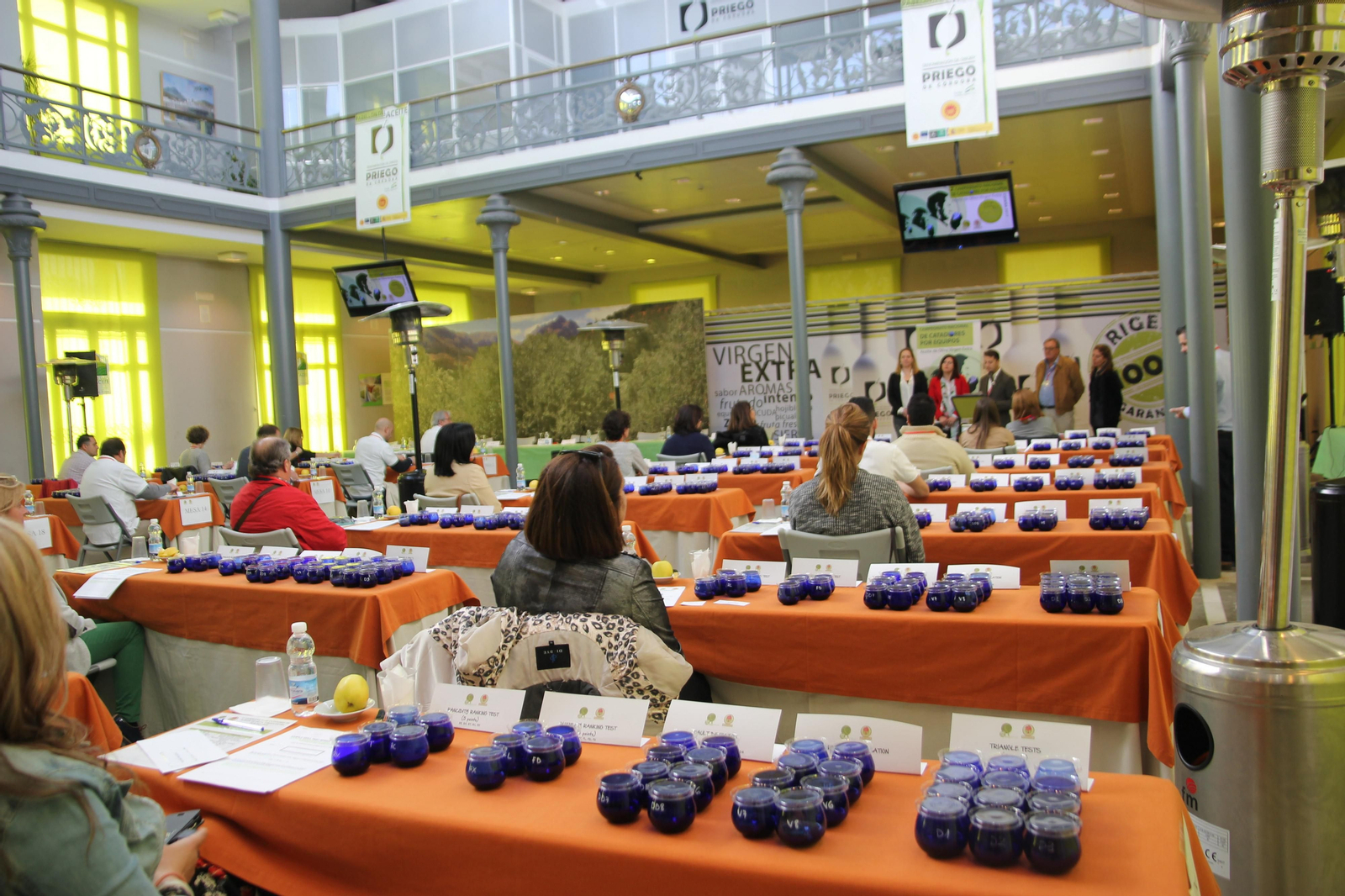 Participantes en el Campeonato de Catadores de aceite de oliva por equipos Participantes en el Campeonato de Catadores de aceite de oliva por equipos