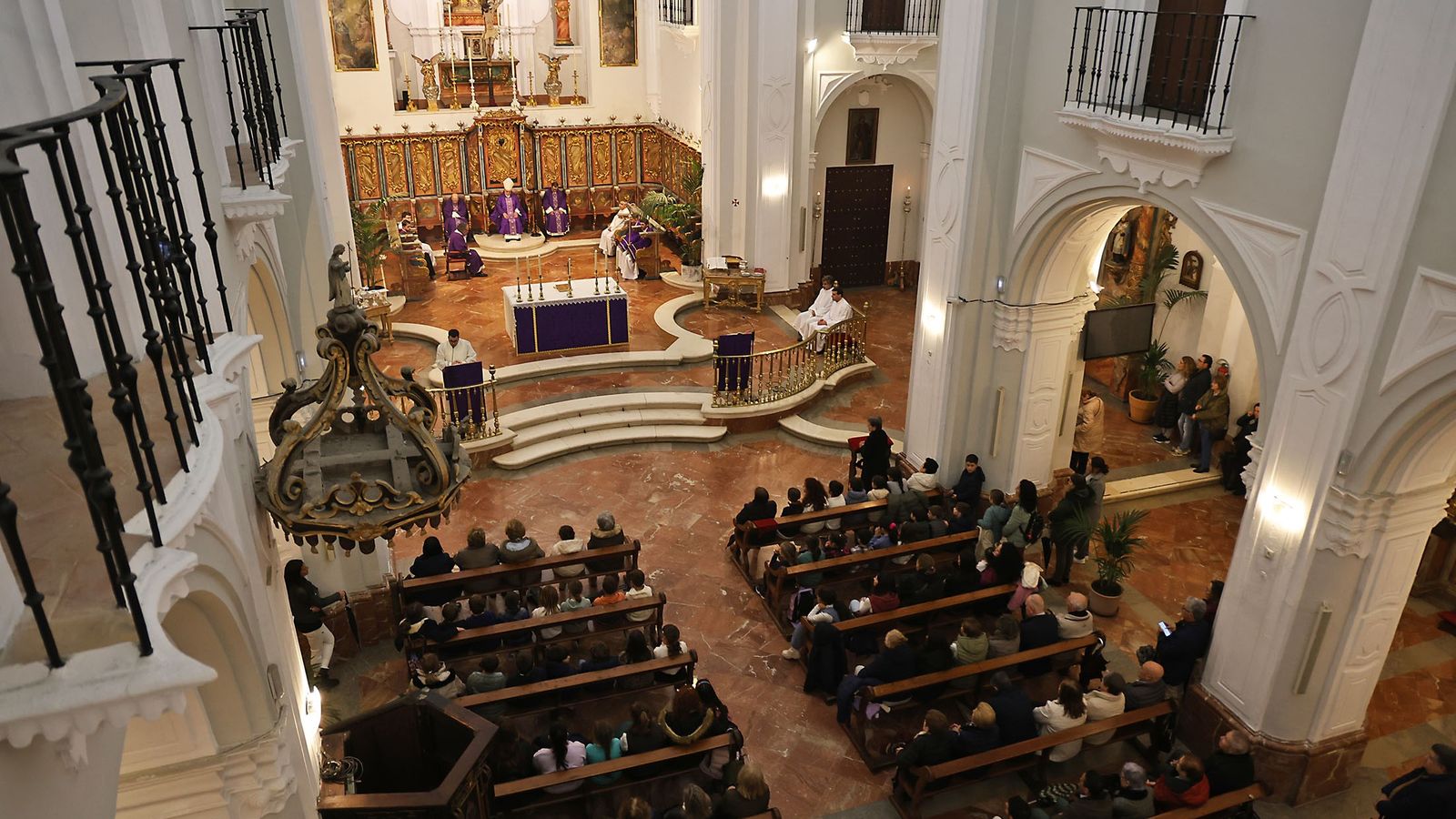 Interior de la Iglesia Catedral de La Merced durante la misa del Miércoles de Ceniza de 2025.