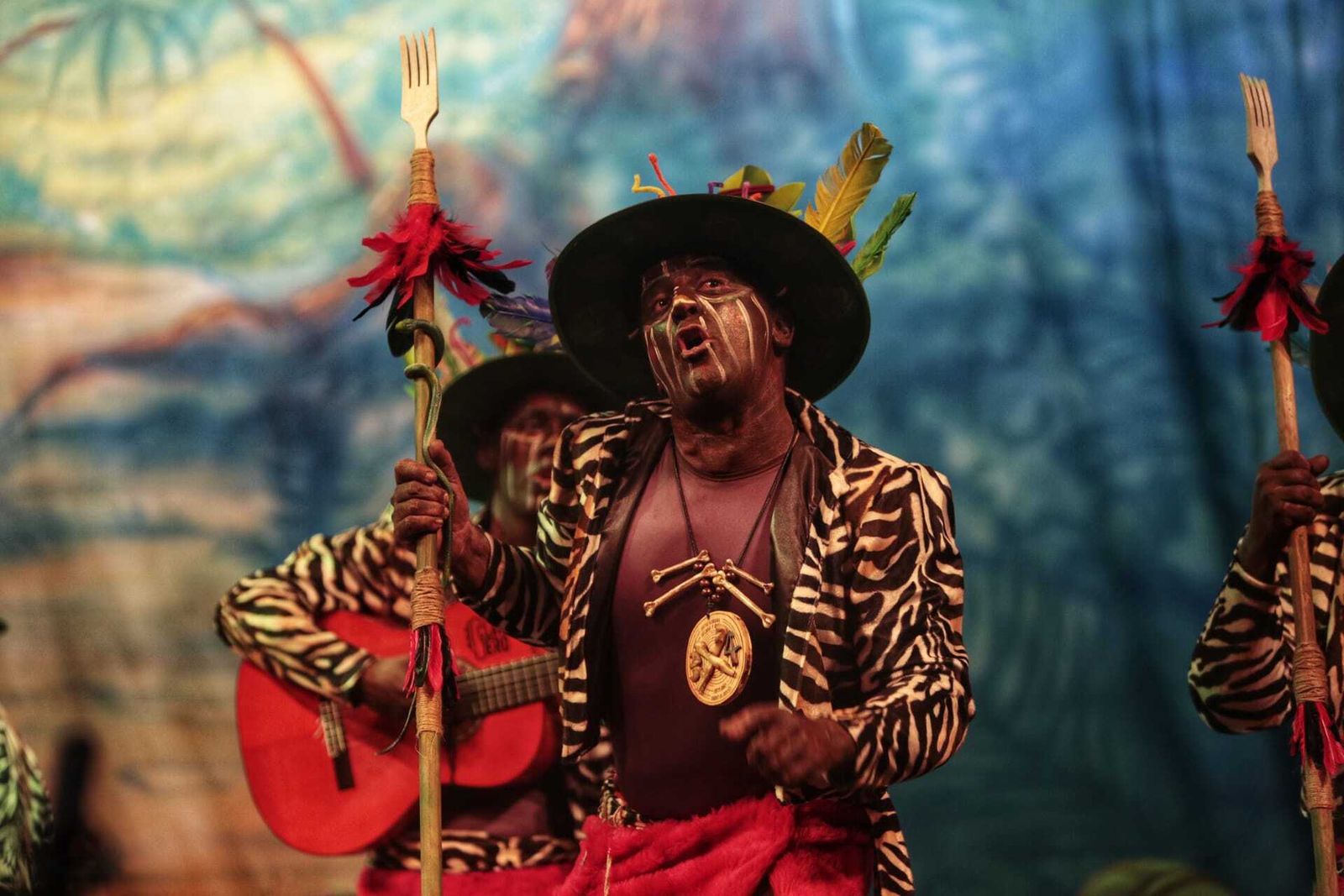 Chirigota "Entre sabanas selvas y ríos... este año vamos al Rocío"