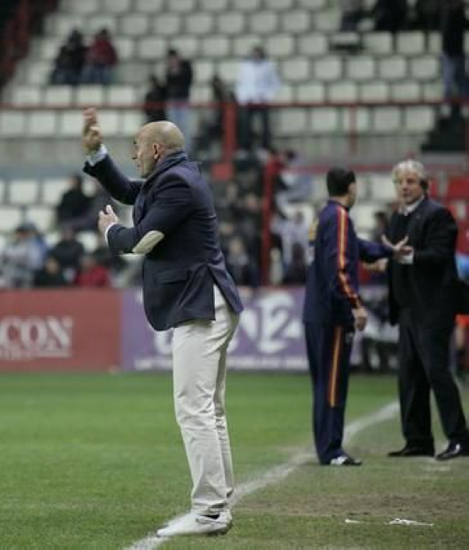 El Córdoba empata ante Tarragona pese a acabar con uno menos (0-0). / LOF
