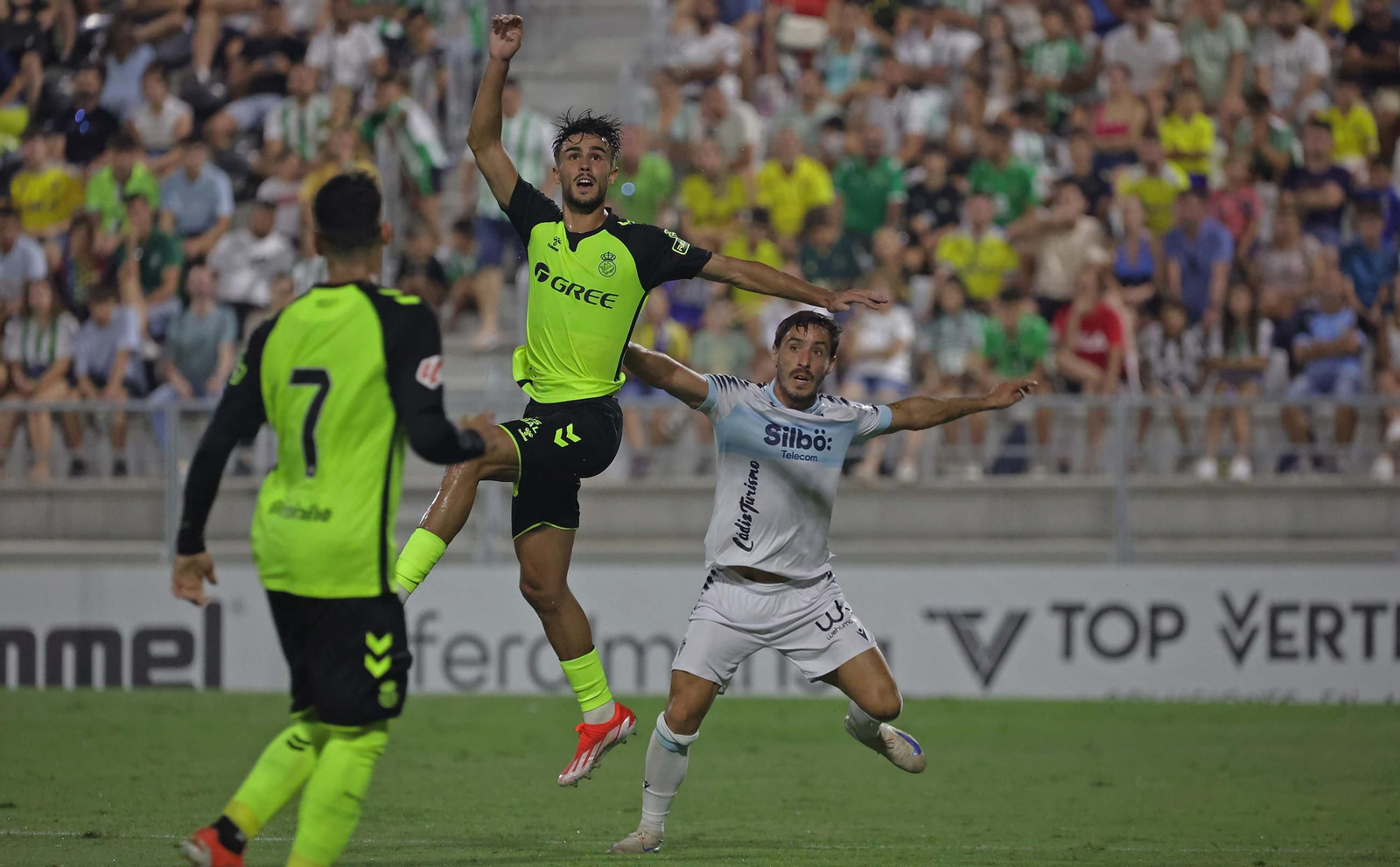 Las mejores fotos del Real Betis - Cádiz CF celebrado en el Ciudad de La Línea