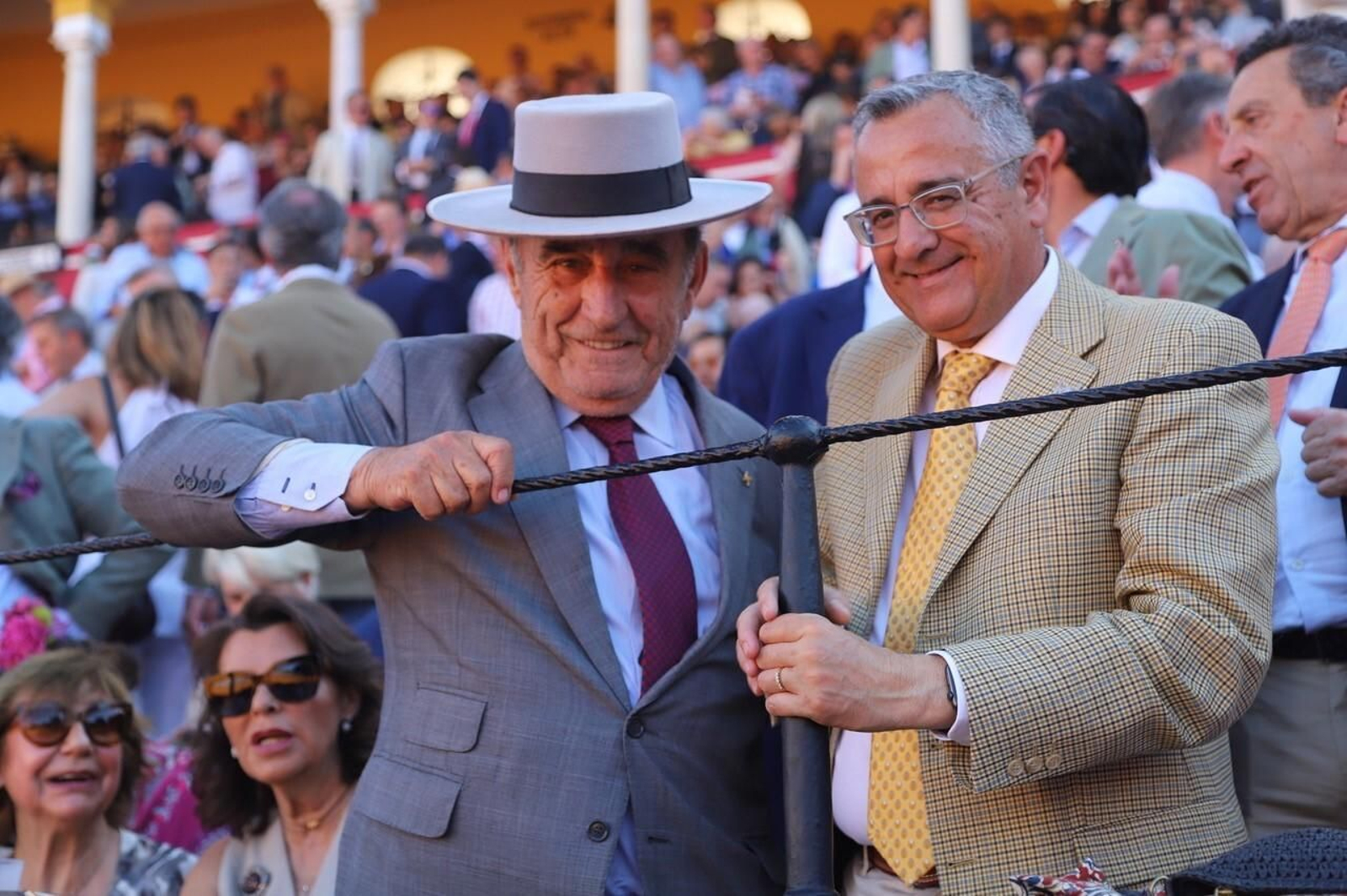 Ricardo Gallardo, de Fuente Ymbro y el Coronel Luis Ortega Carmona