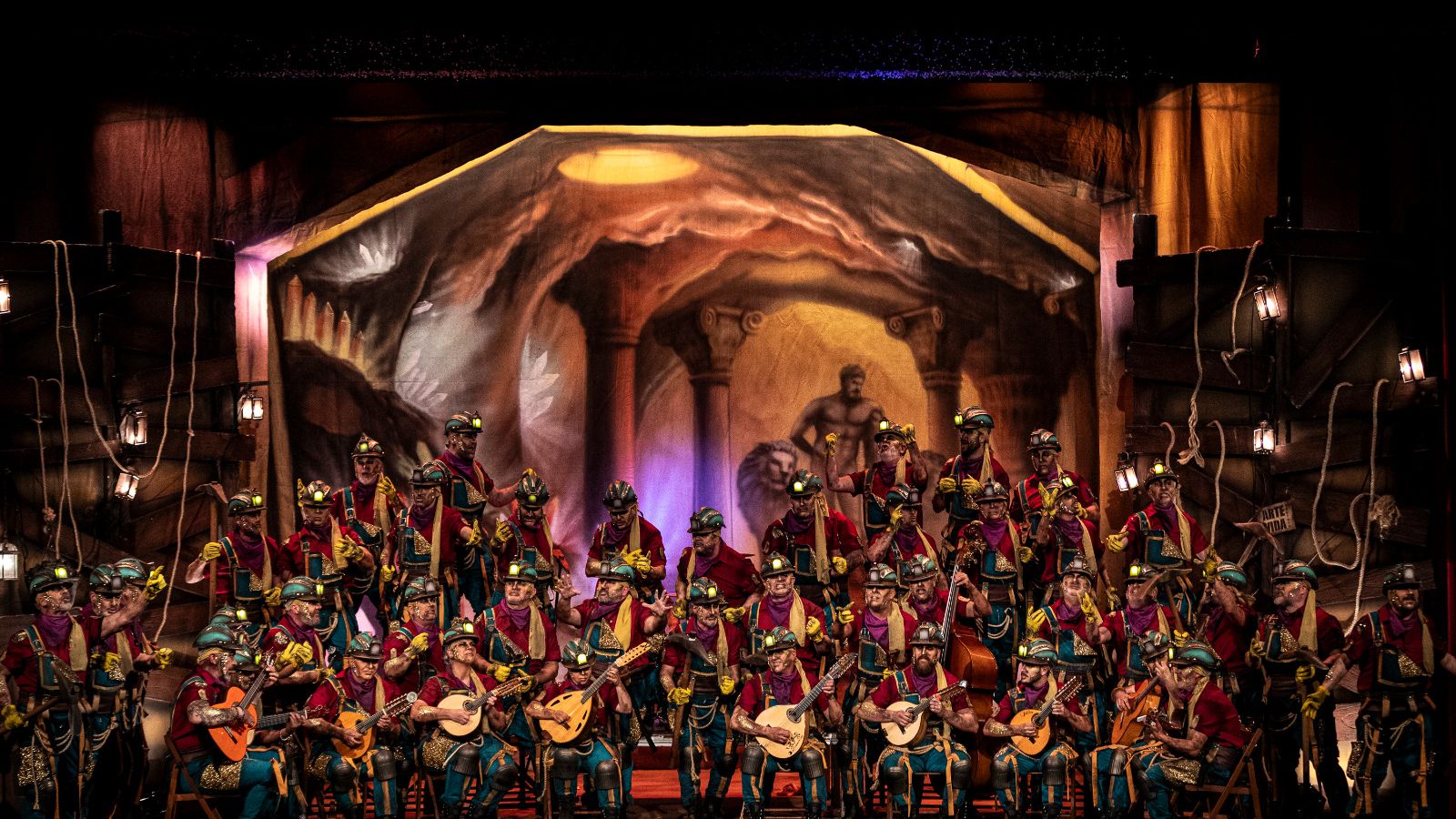 Búscate entre las mejores imágenes de la primera sesión de semifinales del COAC 2025