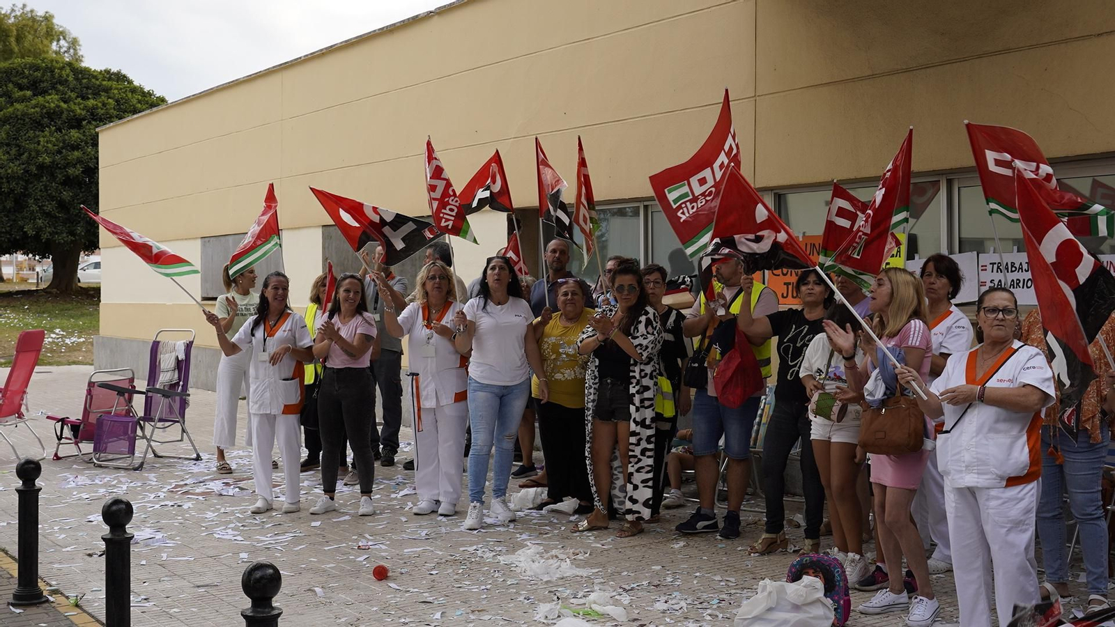 Fotos de la huelga de limpieza en el Hospital Punta de Europa de Algeciras