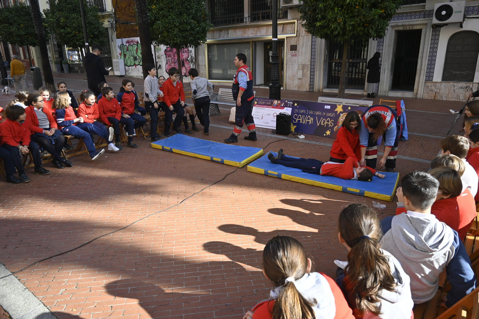 Los niños del Cardenal Spínola aprenden a salvar vidas.