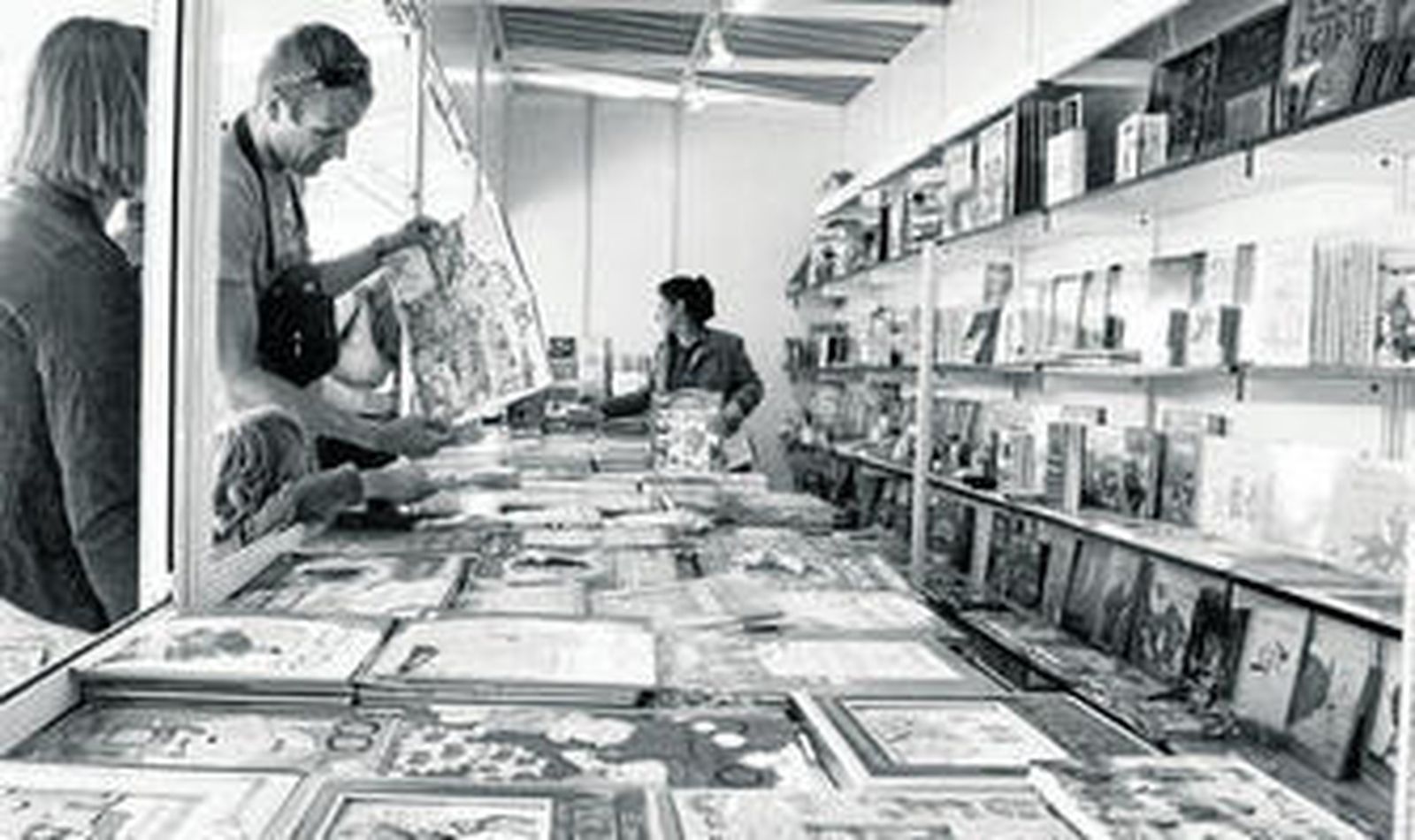 Uno de los puestos que fueron instalados en la última Feria del Libro de La Línea, en abril de 2008.