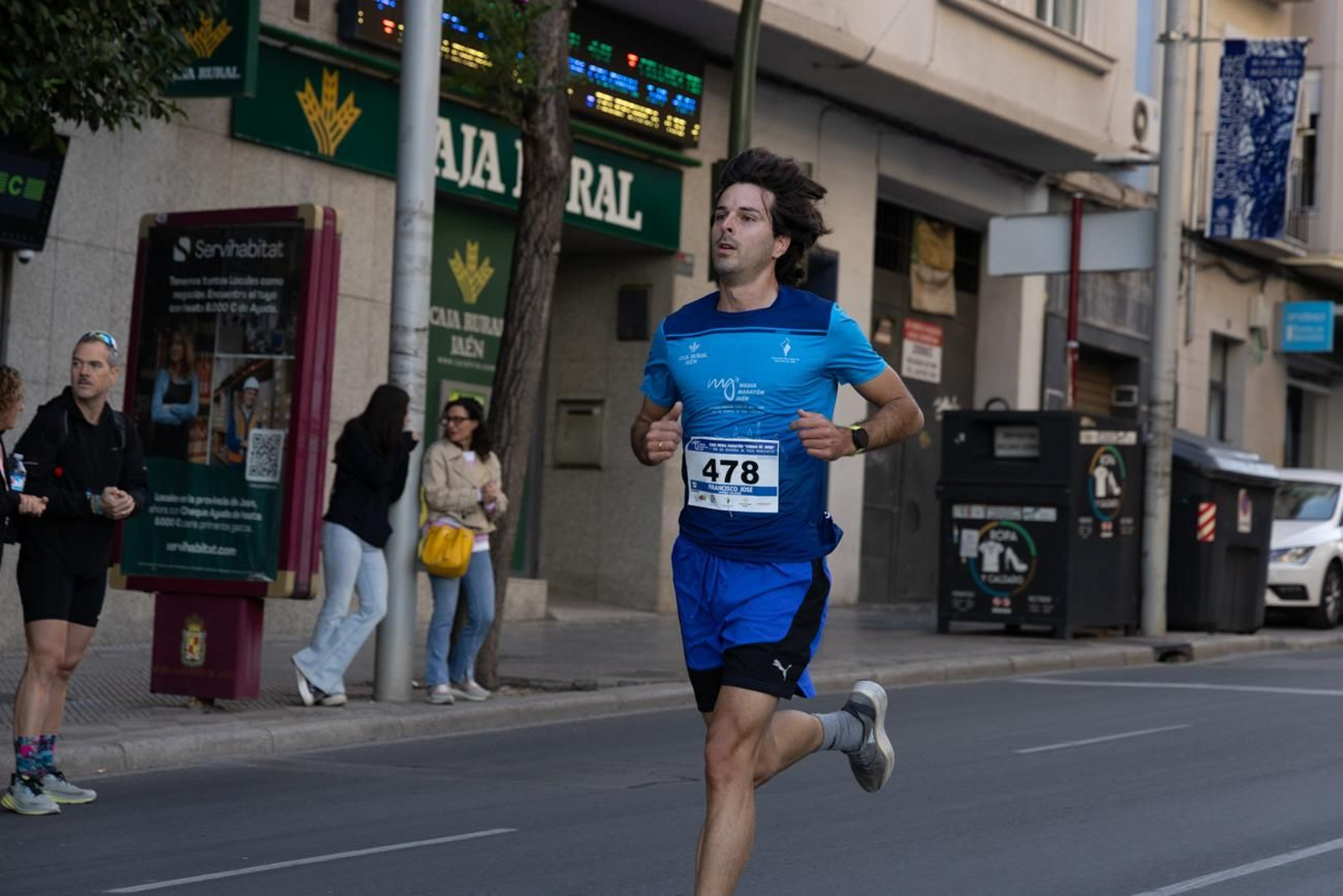 En imágenes: multitudinaria e histórica XXIX Media Maratón 'Ciudad de Jaén' y 10k en memoria de Paco Manzaneda (2)