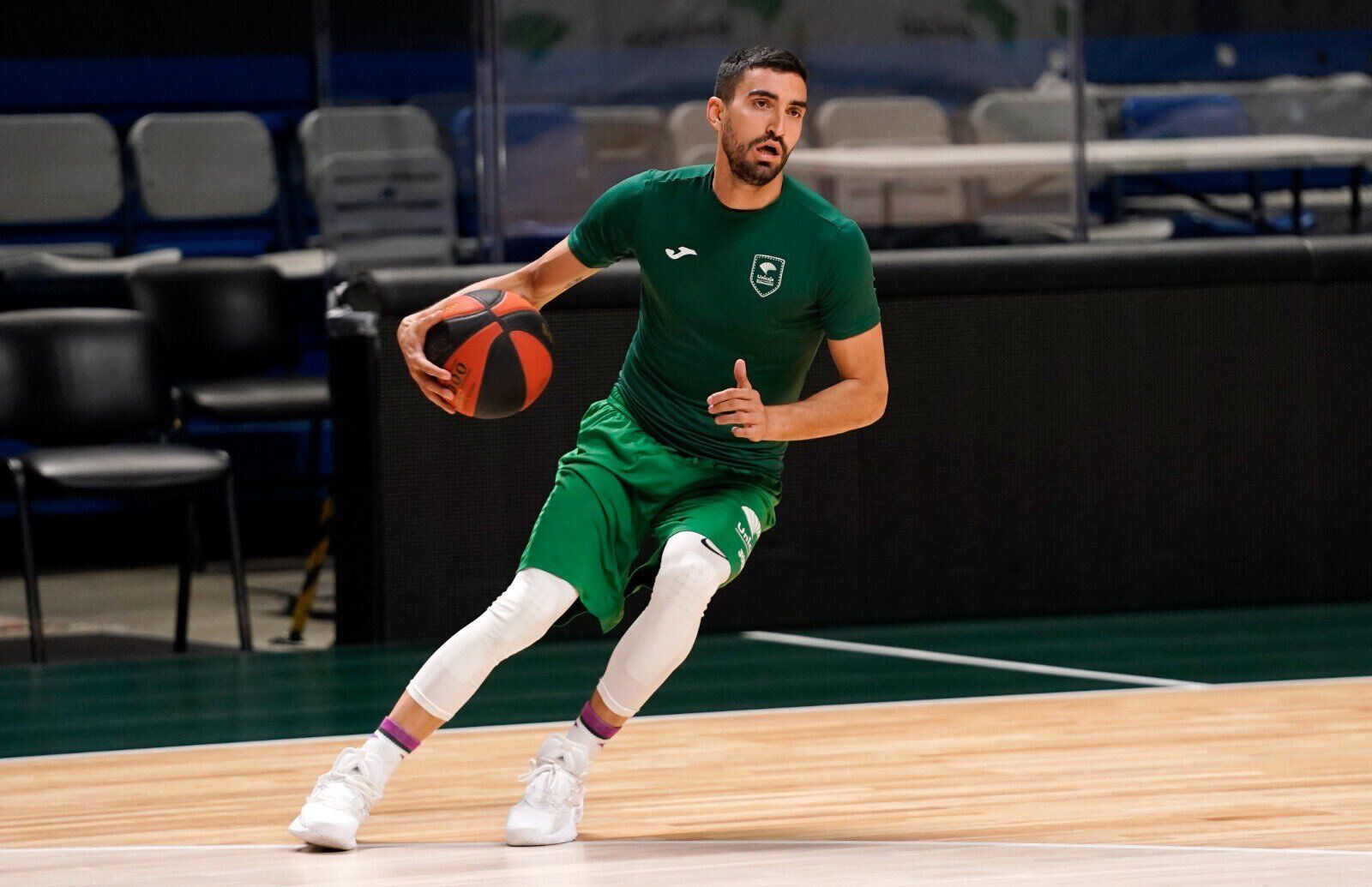 Katsikaris carga las pilas