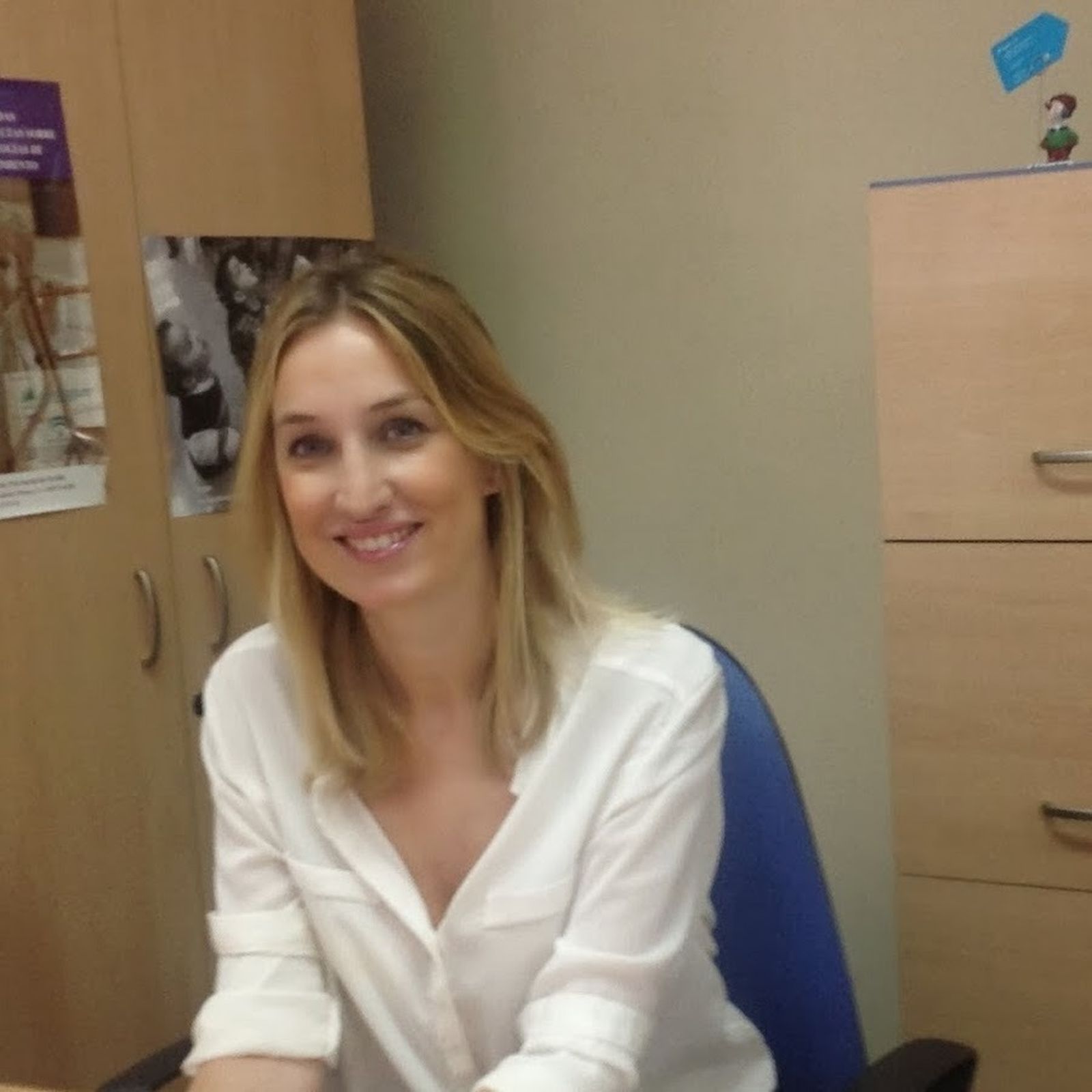 La psicóloga Patricia García Luna interviene en una mesa redonda.