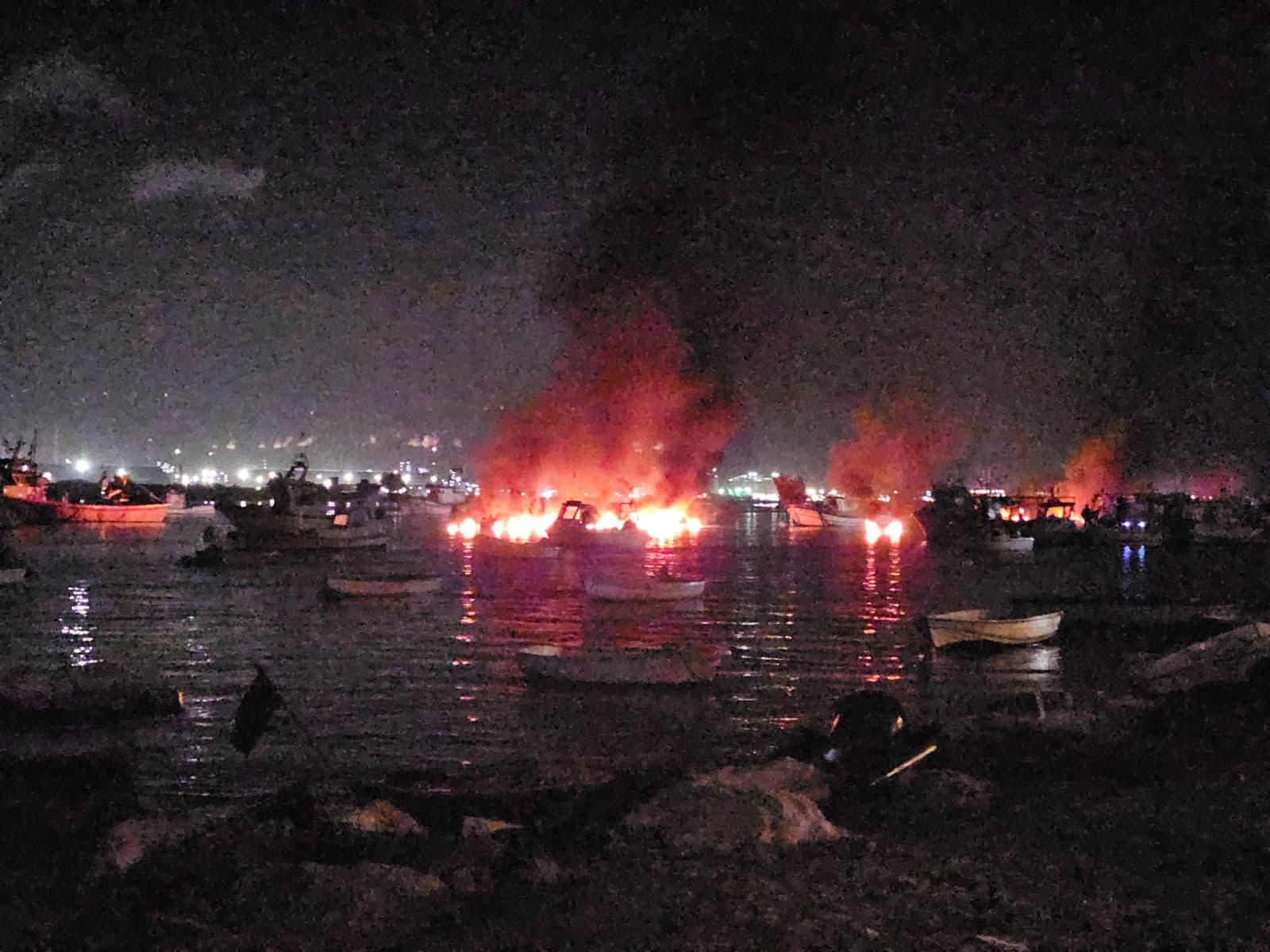 Explosión de una embarcación en la ría de Punta Umbría