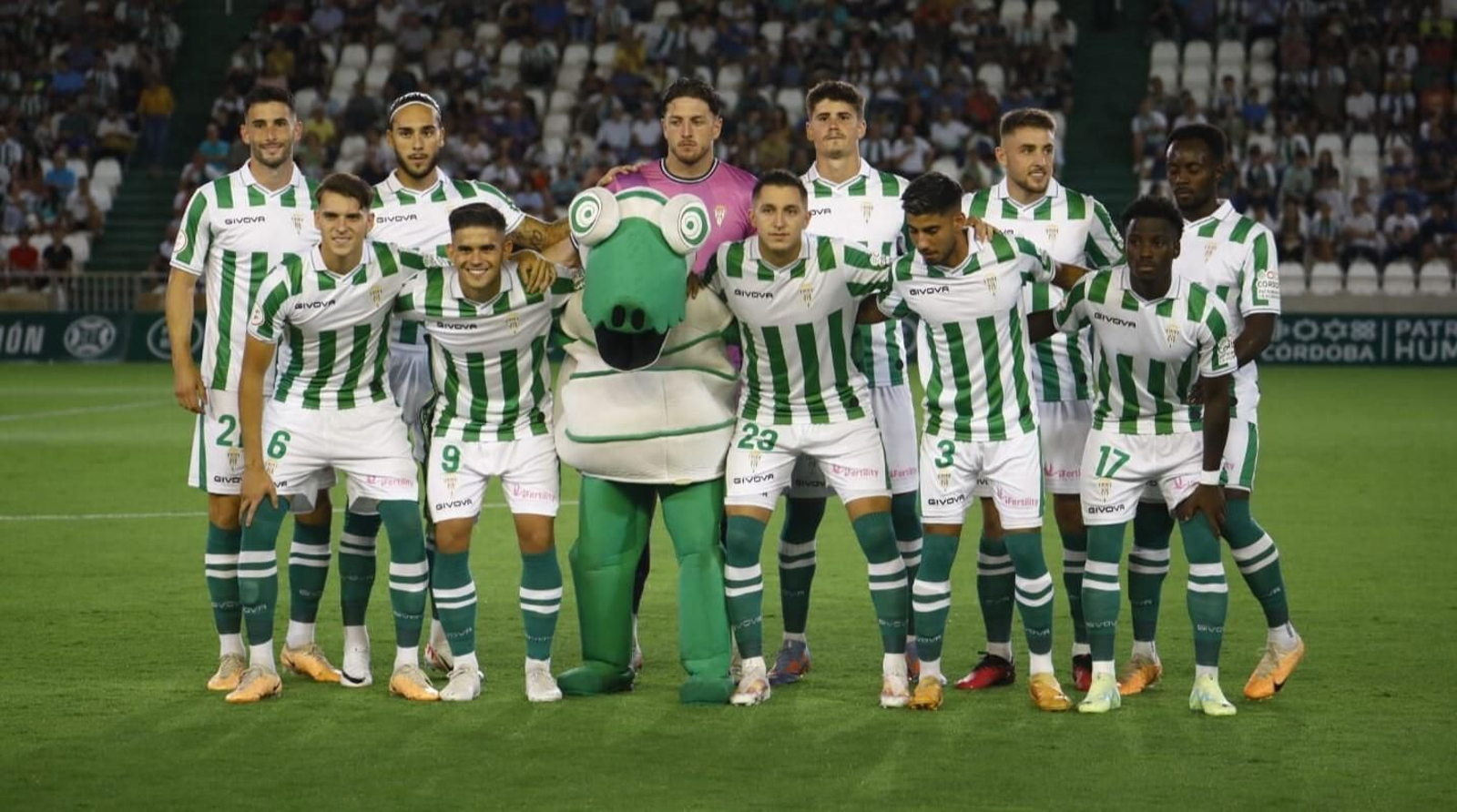 El once inicial del Córdoba CF en el partido ante el Linares.