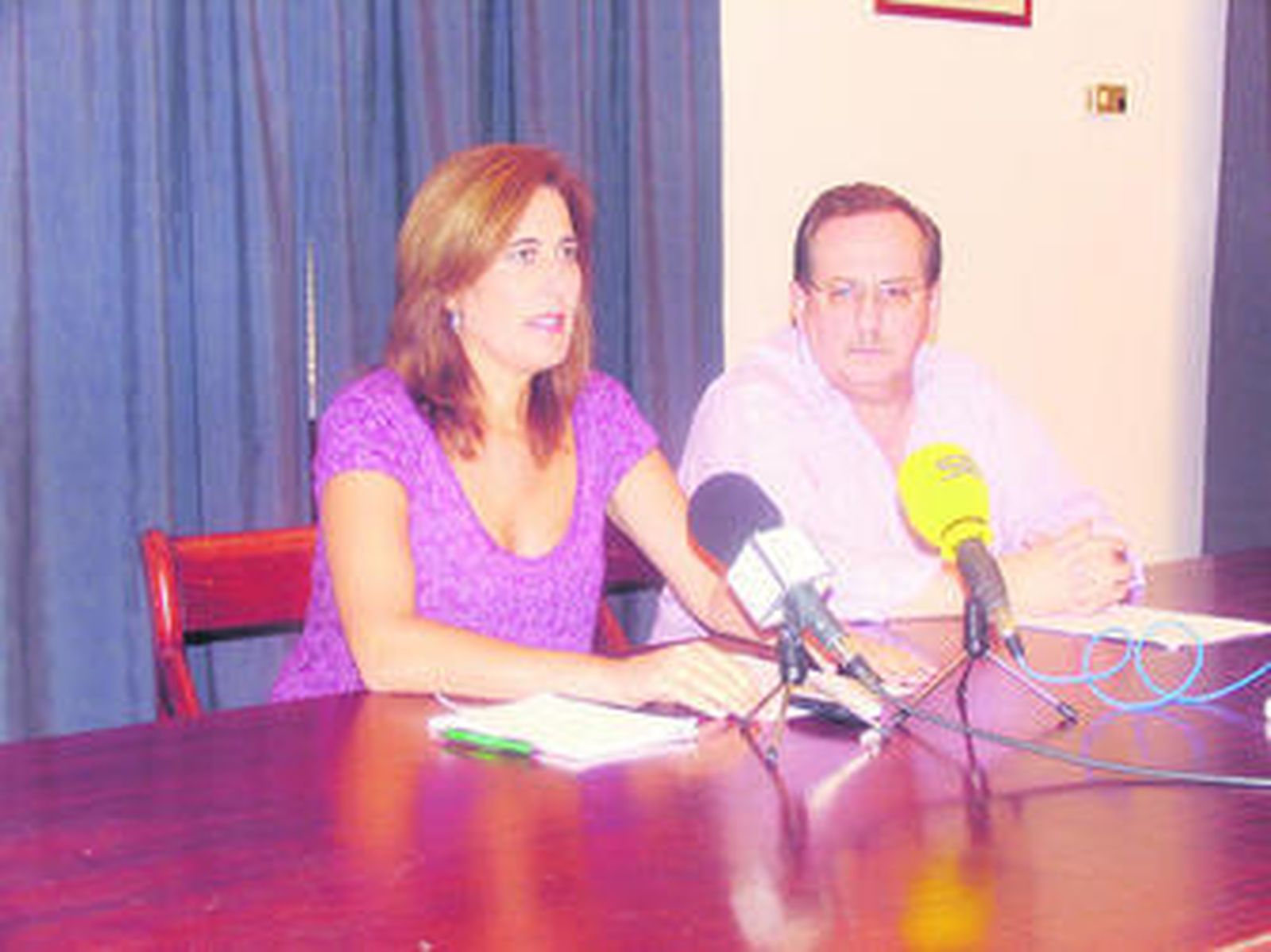 Rosario Andújar y Juan Antonio Jiménez, en la rueda de prensa de ayer.