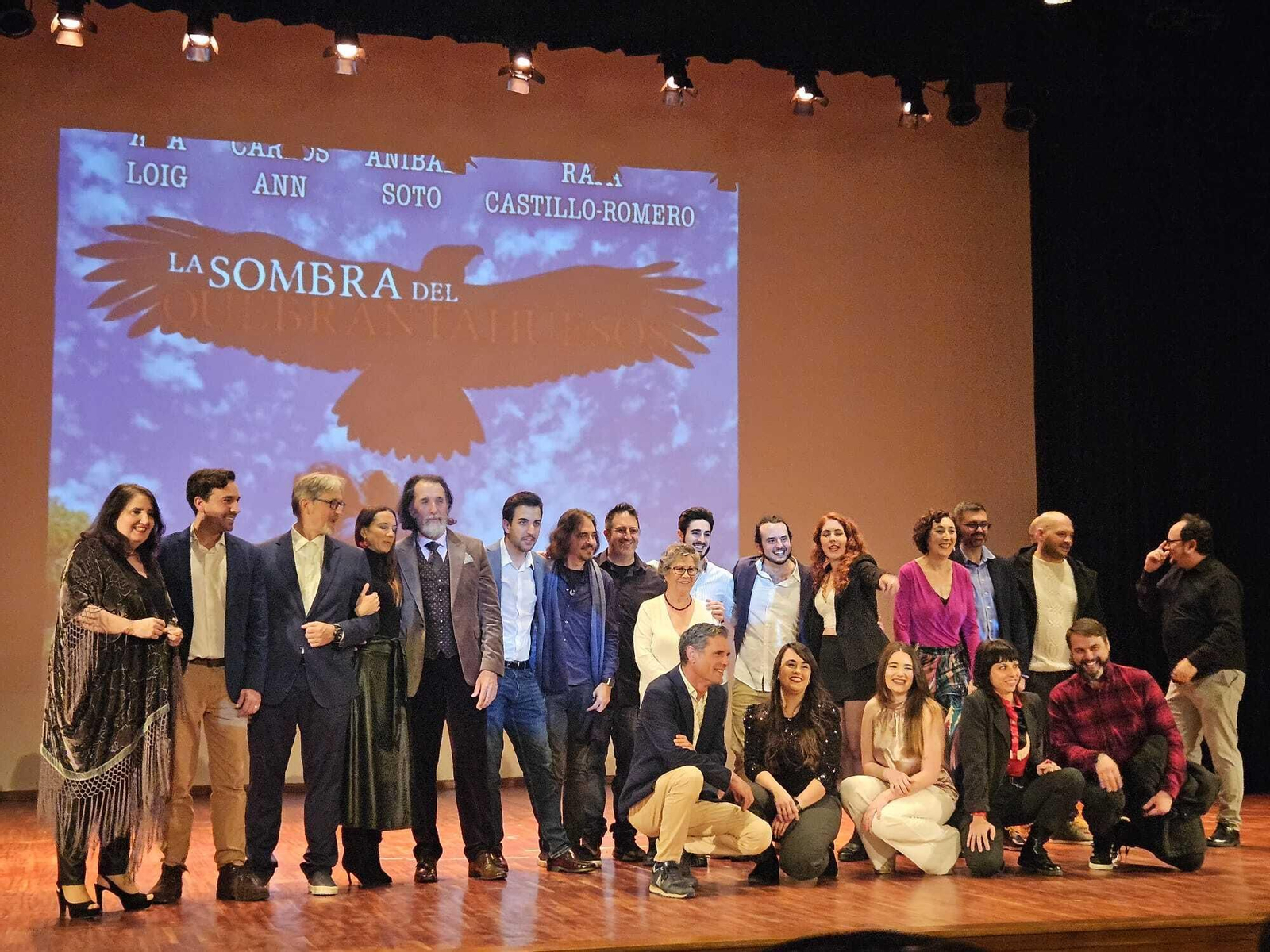 La alfombra roja del preestreno nacional, en Hornos, de la película "La sombra del quebrantahuesos"