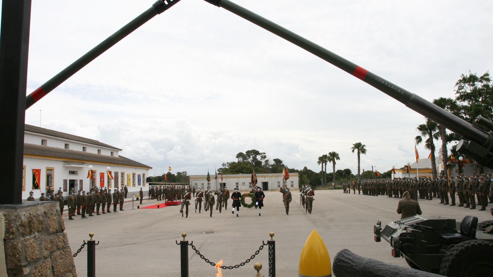 Homenaje a los caídos en el RACTA-4.