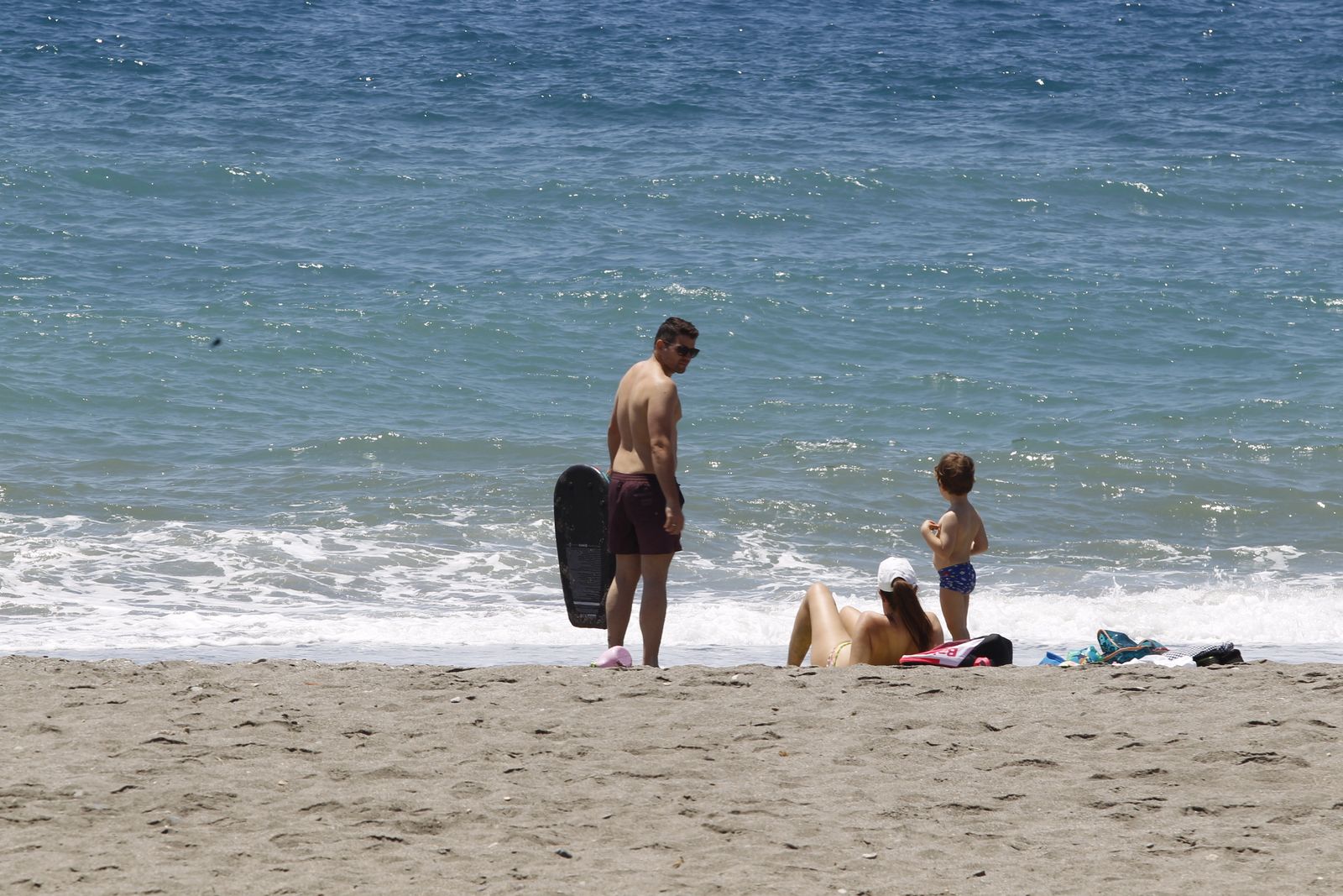 Fotogalería primer día de playa tras el confinamiento en Almería