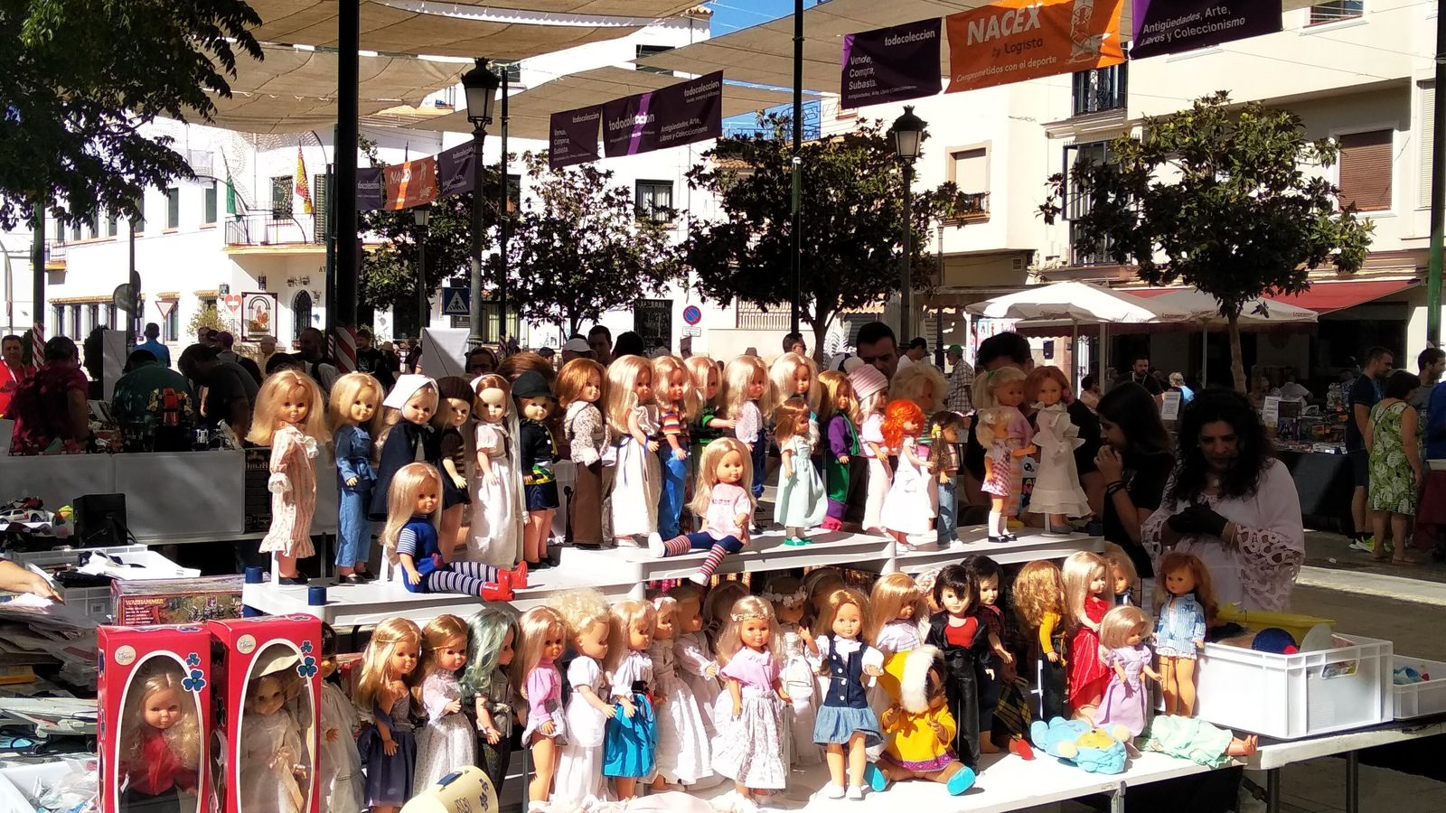 Muñecas Nancy en el Encuentro de coleccionismo de Villanueva del Trabuco.