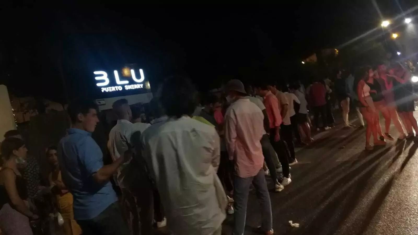 Los autobuses urbanos prestan servicio a los locales de Puerto Sherry