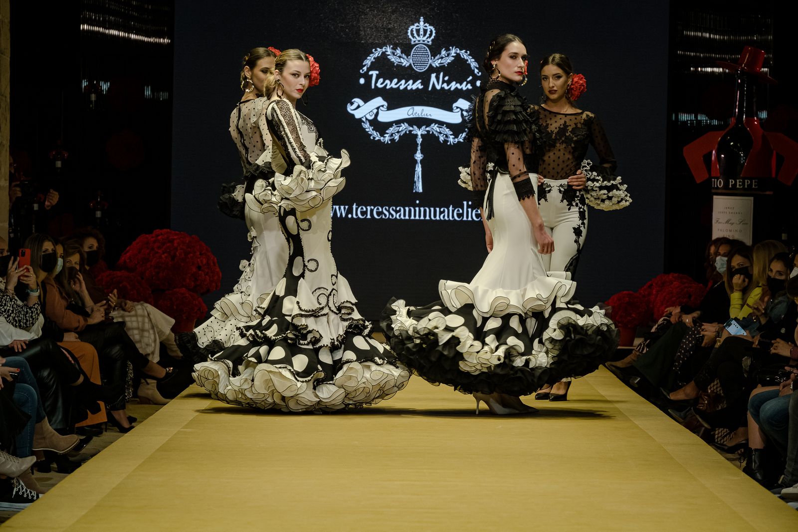El desfile de Teressa Ninu en la Pasarela Flamenca de Jerez, todas las fotos
